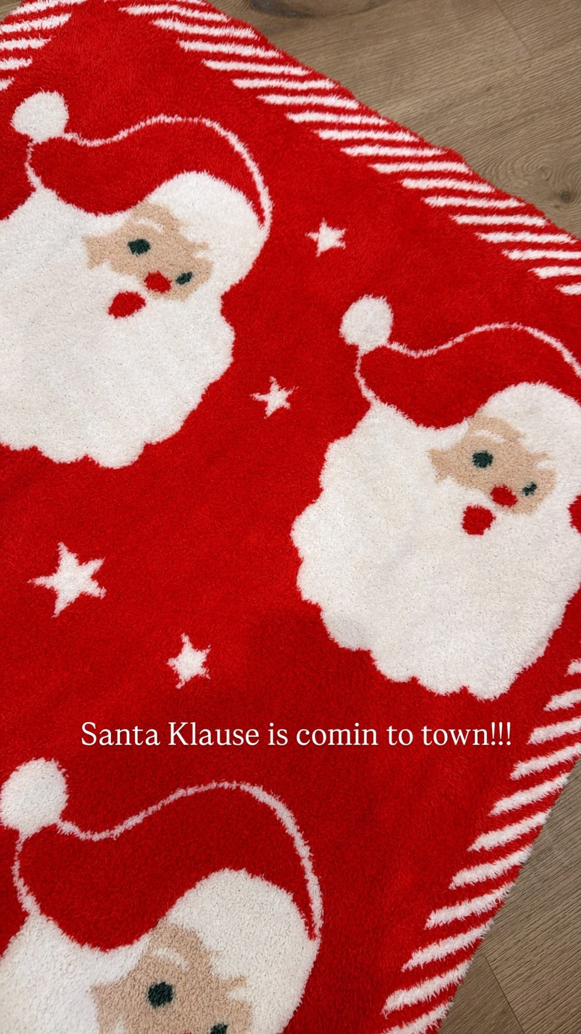 Santa Klause is comin to town!!!