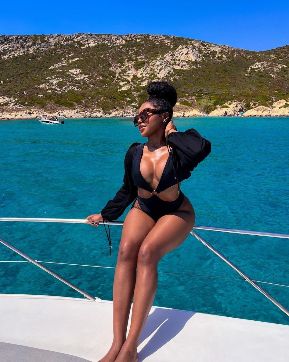 Boat day outfit! Missing my Europe travels right now but thankful for all the lessons learned ✨ Similar swimwear is linked!

#LTKstyletip #LTKswim #LTKtravel