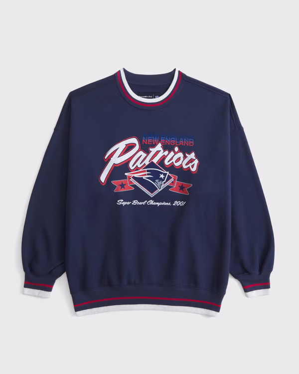 Women's New England Patriots Vintage Sunday Crew | Women's Tops | Abercrombie.com | Abercrombie & Fitch (US)