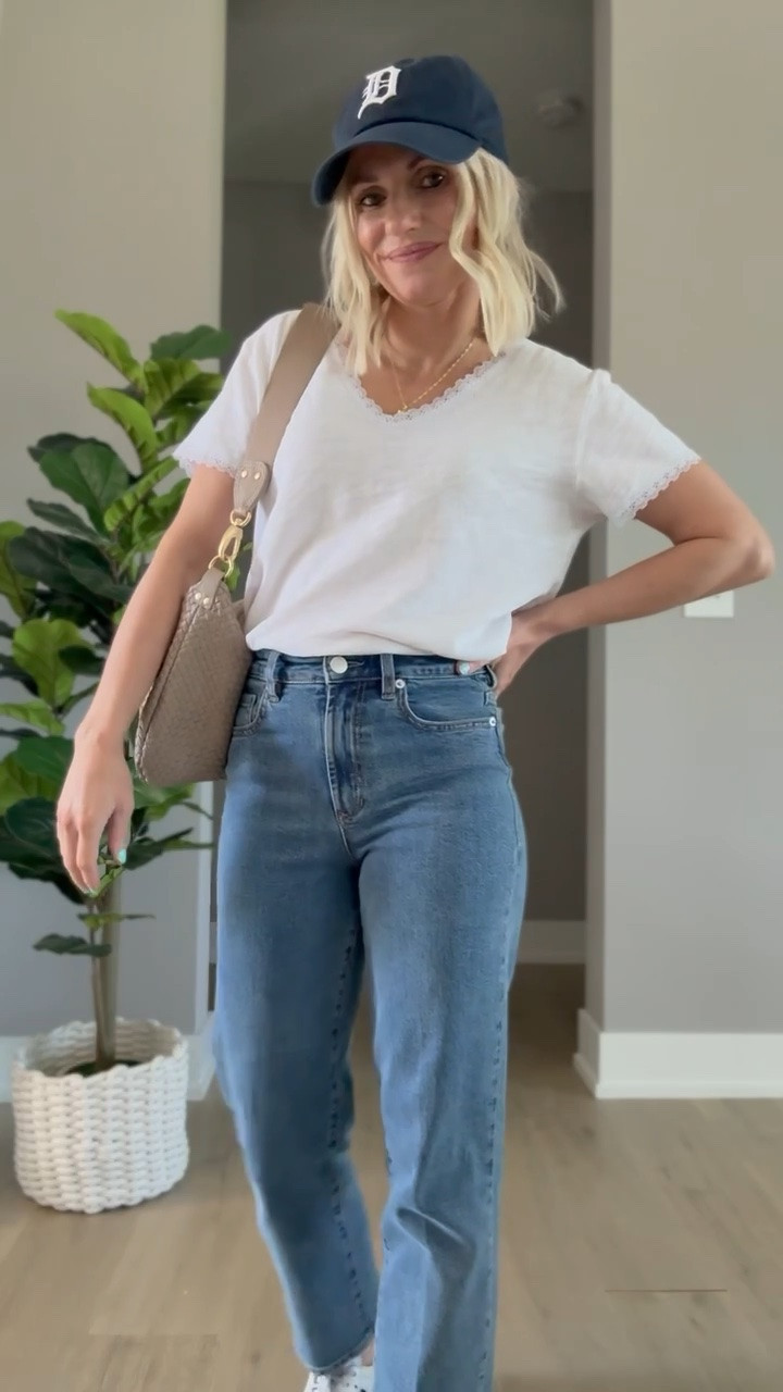 Casual spring outfit idea for moms. Jeans-25, top-xs (code DJXKATIE20)

#LTKootd #LTKmomlife