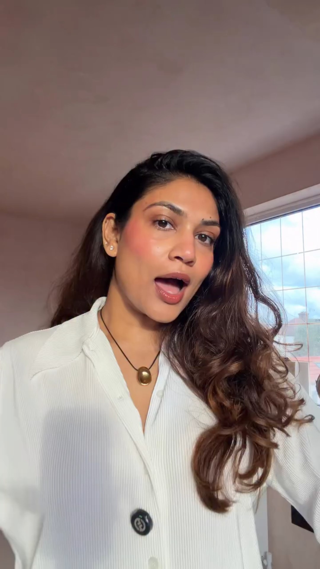 Comment “sale” for links. I’ve actually accidentally left off a few things but I’ve added everything to the links.

Blush shade: Soften
Lipstick shade: Poised 
Fenty Lip Bomb: Hot Chocolate
Charlotte Tilbury setting powder: 01 Fair