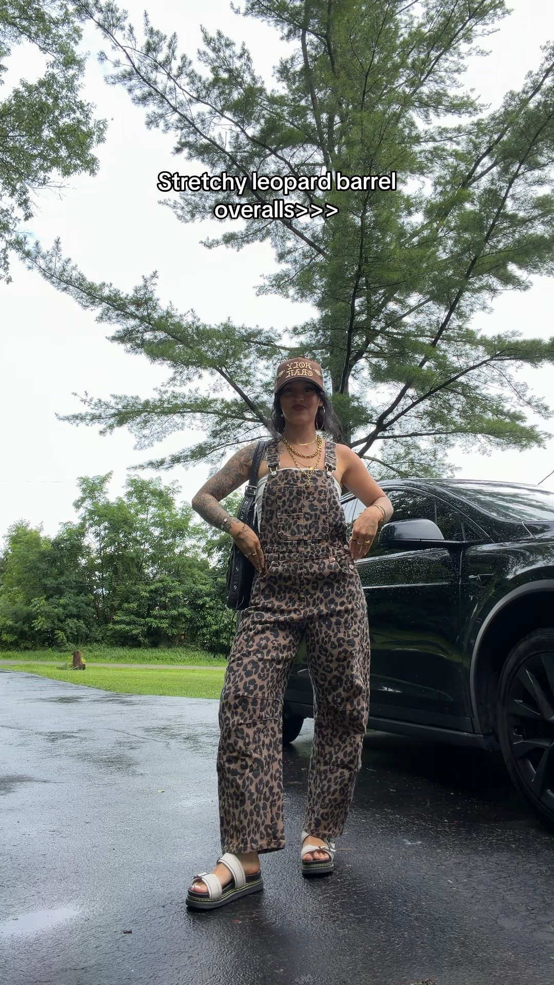 This is the color leopard khaki in a small. I’m 5’3 & 133 lbs