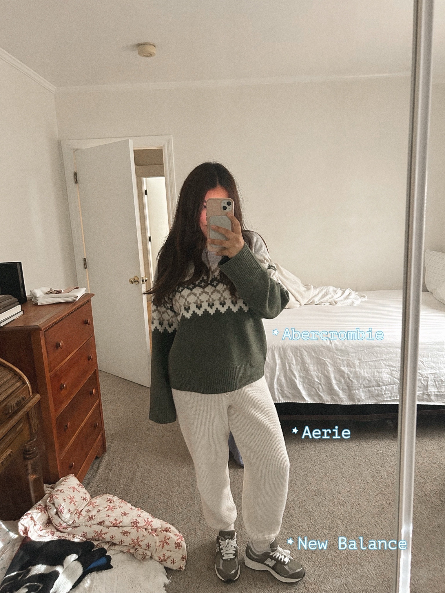 Lounge❄️🧦🤍

#LTKStyleTip #LTKSaleAlert #LTKHoliday