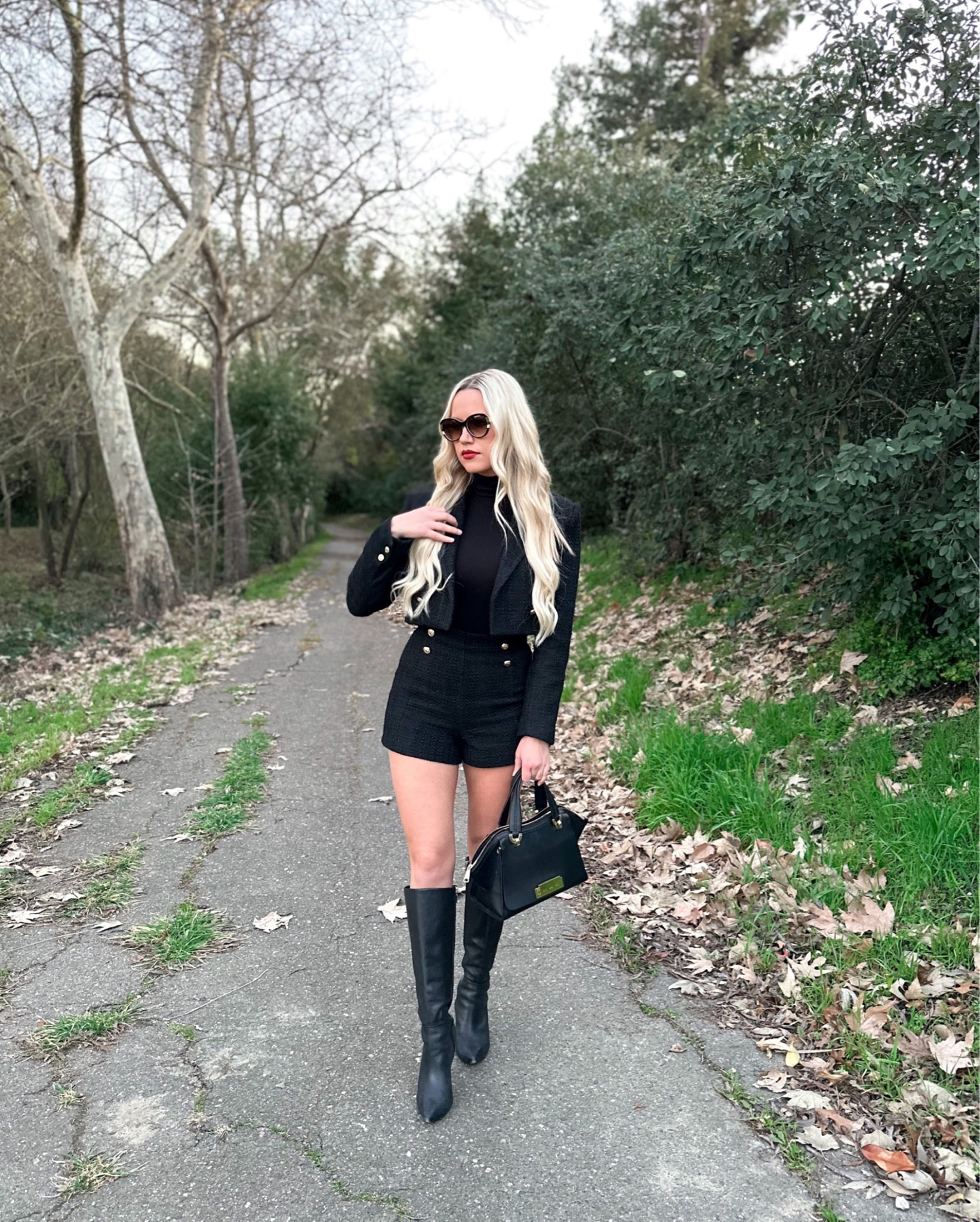 Blazer and short set from Zara, but linked some dupes below 🖤

Preppy | Tweed | Coords | Coordinated Set | Matching Set | Plaid | Cropped Blazer | Neutrals

#LTKSeasonal #LTKstyletip