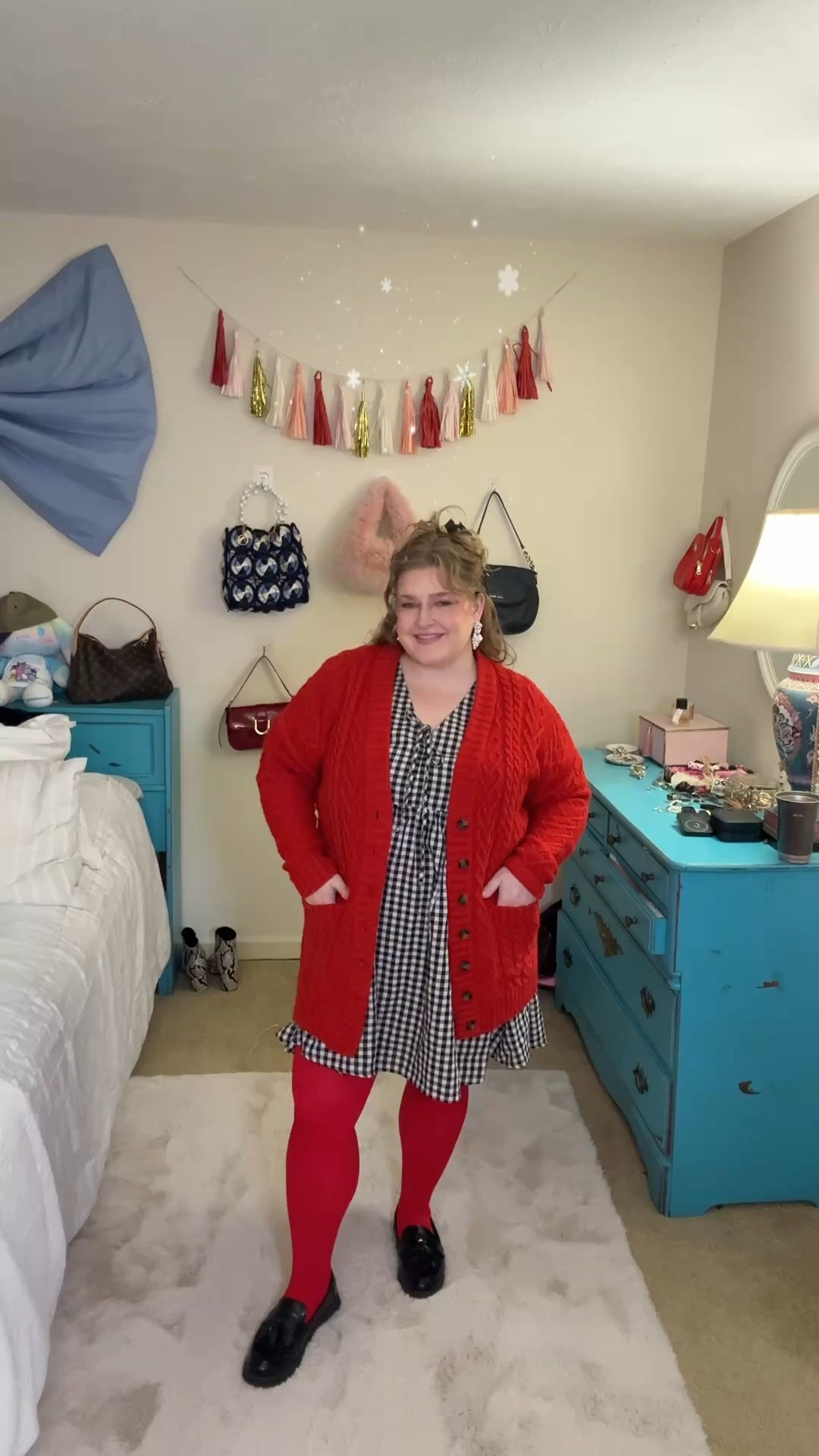 I love gingham year round but styled with pops of red it makes the perfect casual holiday look ♥️

✨ Curvy girl plus size casual Christmas outfit idea 

#LTKMidsize #LTKHoliday #LTKPlusSize