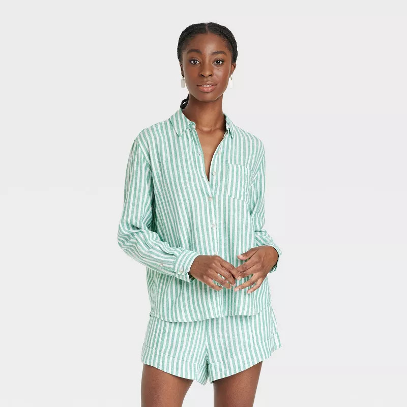 Women's Long Sleeve Relaxed Fit Collared Button-Down Shirt - Universal Thread™ | Target