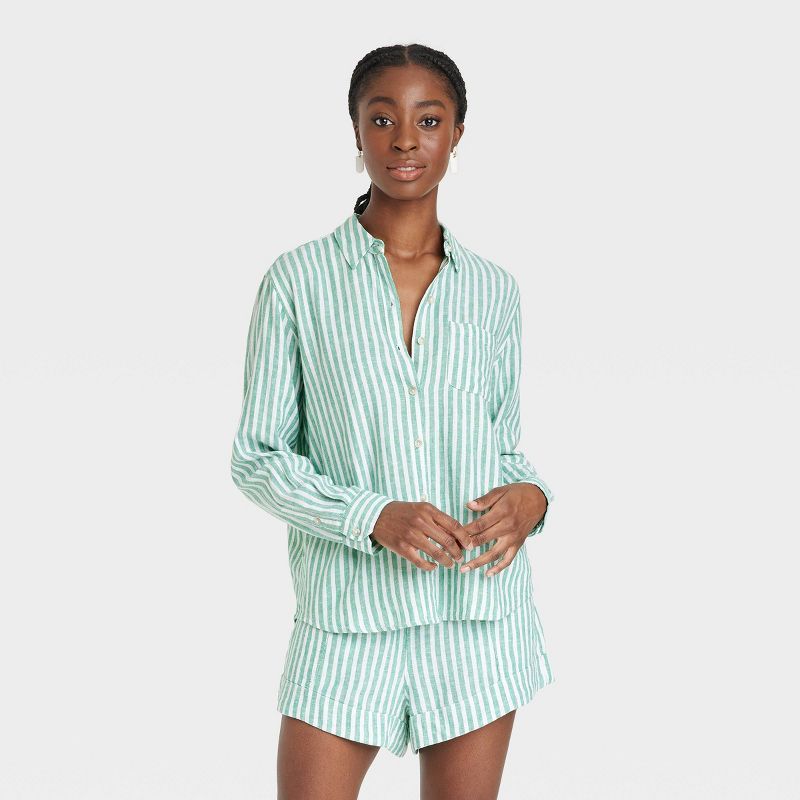 Women's Long Sleeve Relaxed Fit Collared Button-Down Shirt - Universal Thread™ | Target