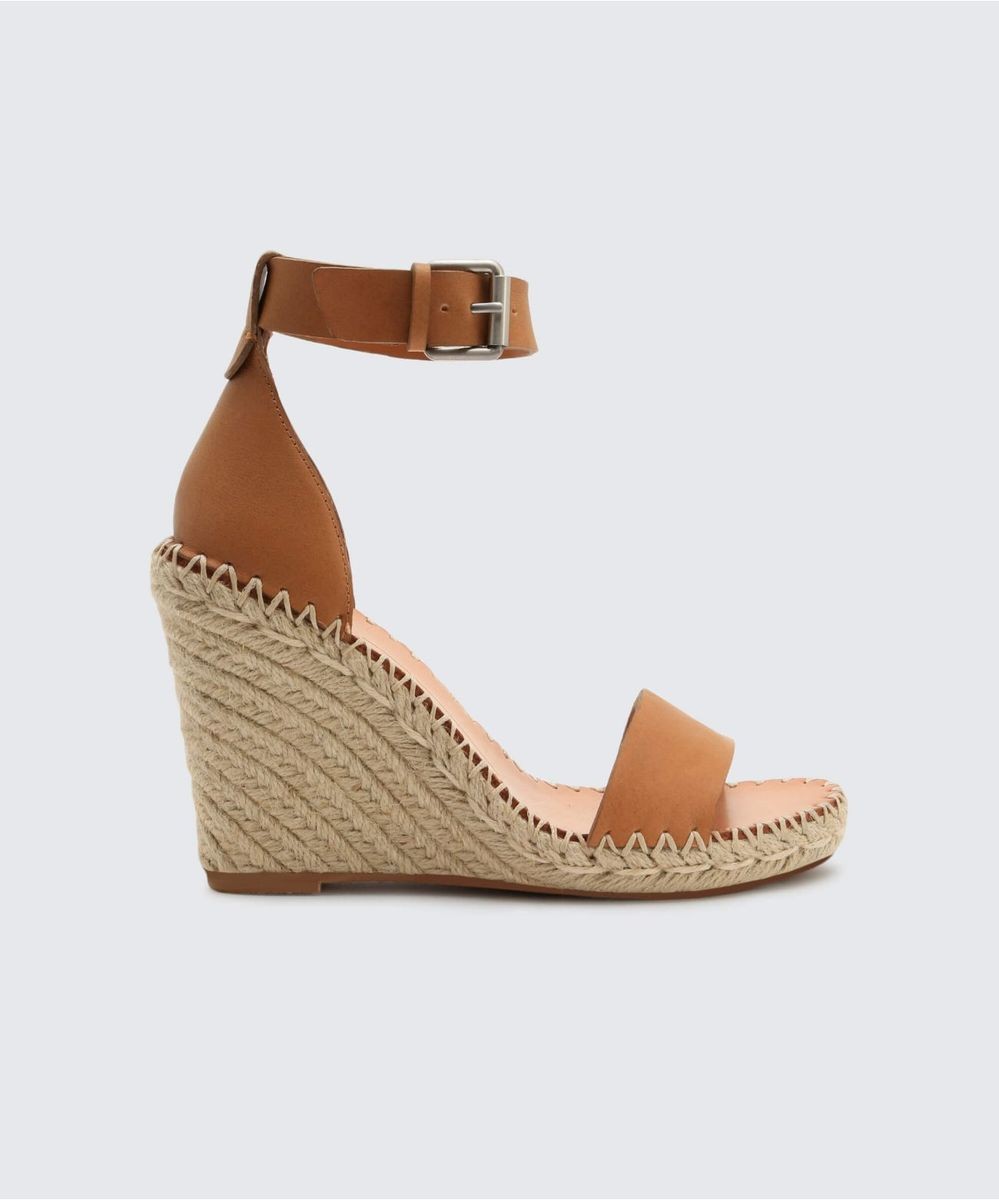 NOOR WEDGES IN TAN | DolceVita.com
