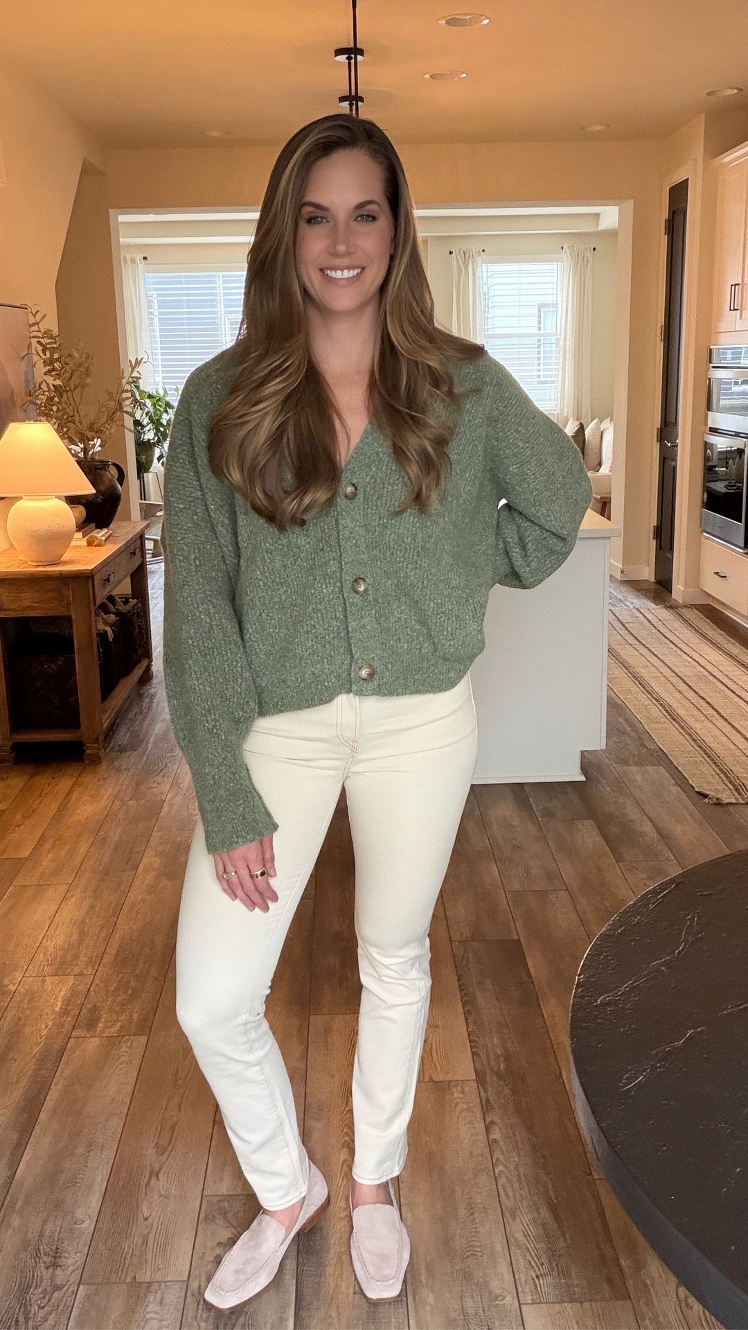 This is what height  inclusivity looks like 👏🏼👏🏼👏🏼 inseams up to 37in! 

Jeans: wearing size 29 XXL (size up in this wash!)
Sweater: wearing size M
Loafers: wearing size 12

#LTKstyletip