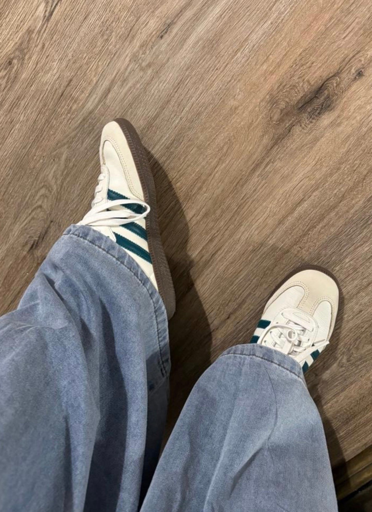 Sneaker days >>> 🤍 These classic sneakers with the deep green stripes and gum sole are such an easy everyday pair, especially with relaxed denim.

#AdidasSneakers #AdidasStyle #SneakerStyle #CasualStyle #EverydaySneakers #GumSole #DenimStyle #WideLegJeans #CasualOutfit #StreetStyle #SneakerOutfit #OutfitInspo