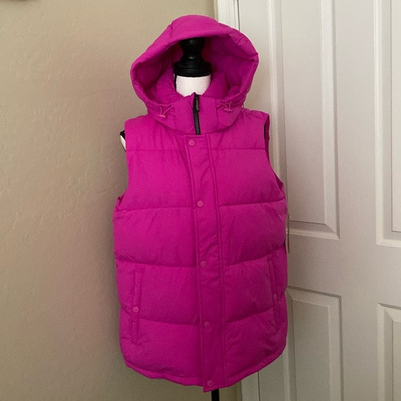 BCBGeneration Magenta Hooded Puffer Vest sz Large NWT | Poshmark