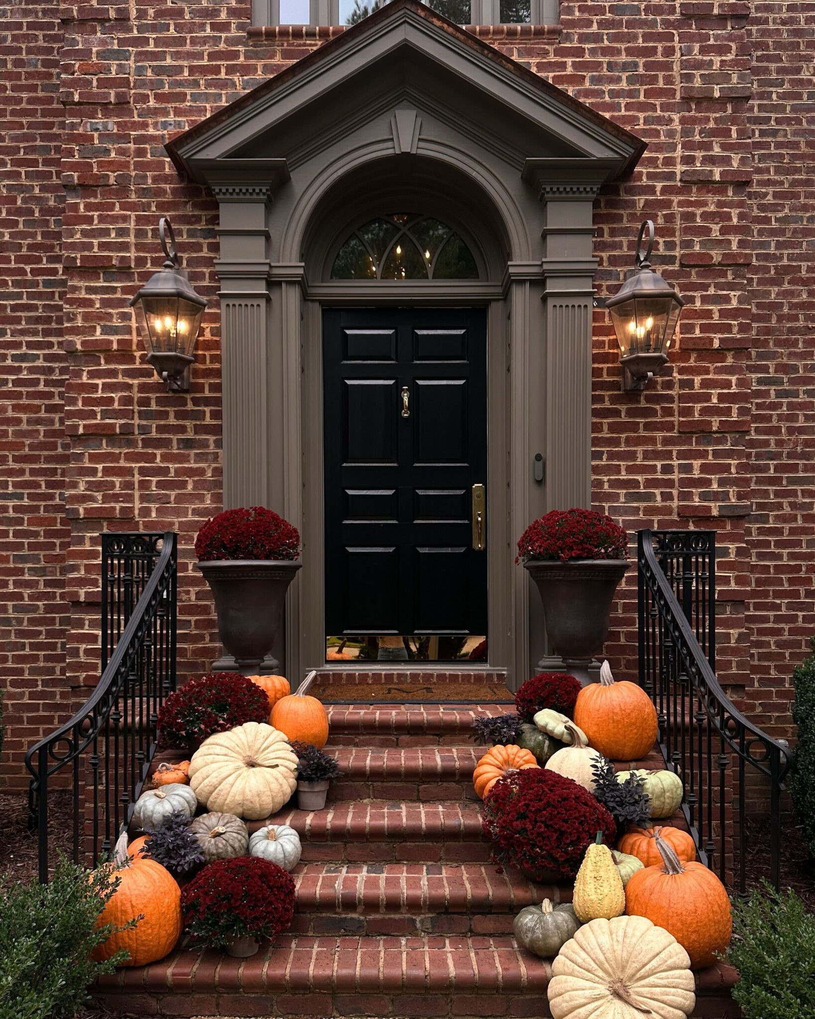 Our fall front porch 🖤

#LTKHalloween #LTKSeasonal #LTKHome