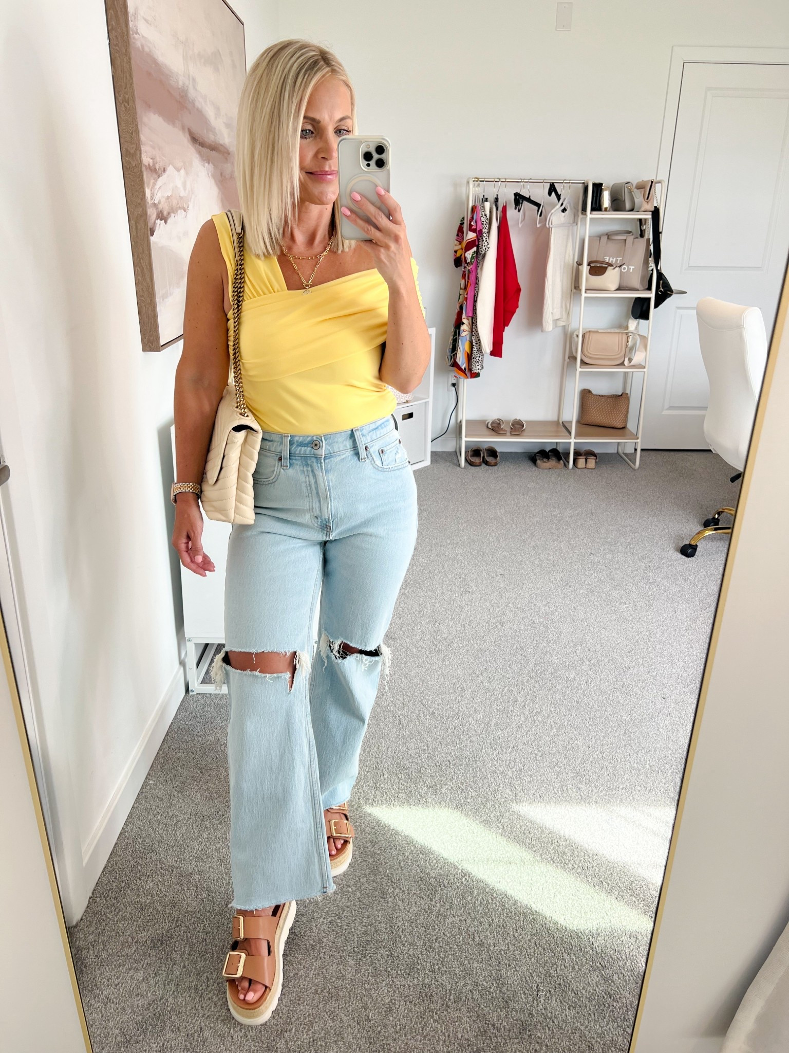 Summer Outfit Idea🍋



Abercrombie haul, jeans, summer outfits, spring outfits, midsize fashion, petite style, date night outfit, platform sandals 

#LTKSeasonal #LTKMidsize #LTKStyleTip