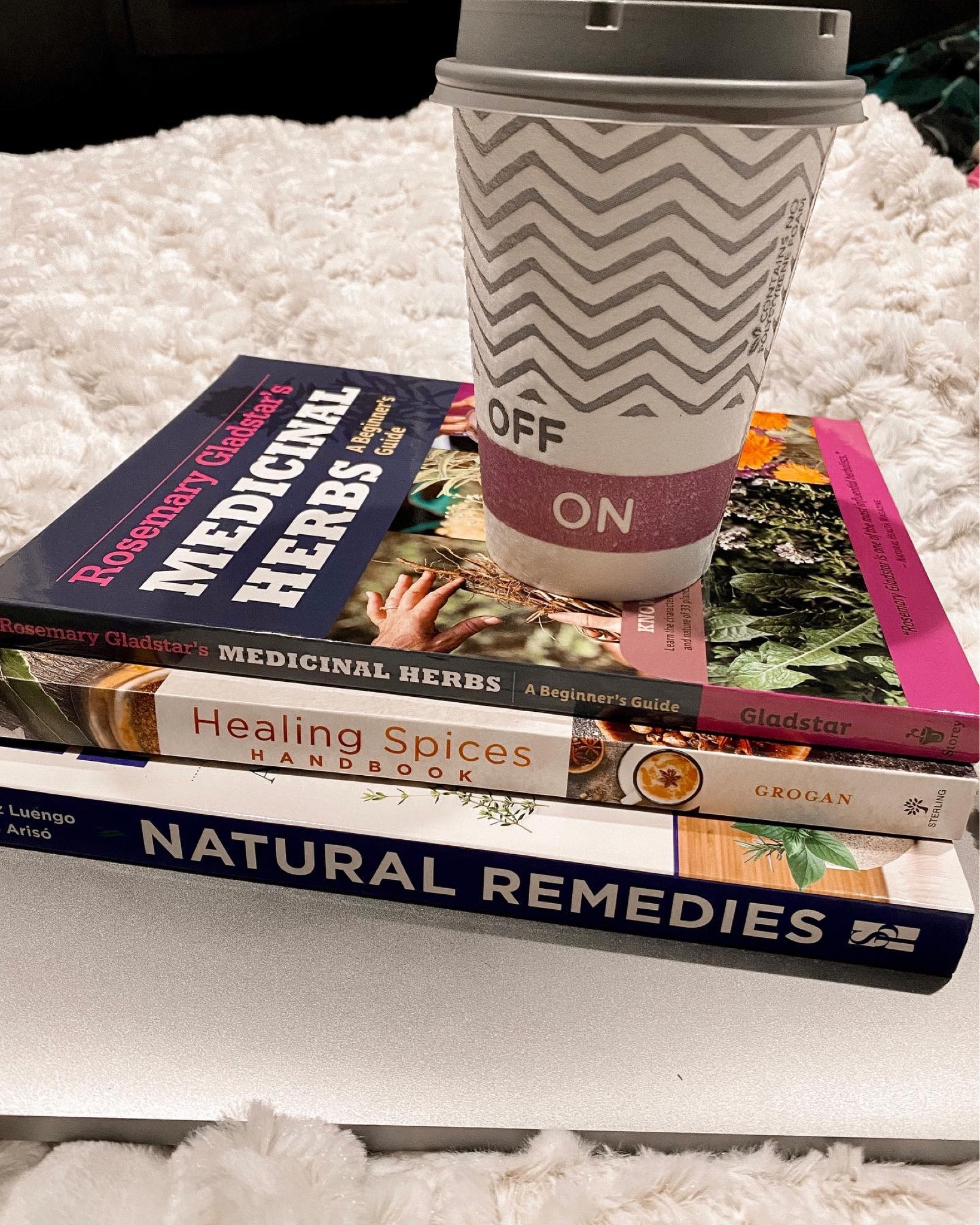 New finds📚 Holistic Health 🌱

⚫️ “Medicinal Herbs” - @rosemarygladstar 
⚪️ “Healing Spices Handbook” - Barbara Brownell Grogan
⚫️ “Natural Remedies” - María Tránsito López Luengo and Carlota Máñez Arisó 

🌱 Linking them all on my LTK link in bio 🌱

#holistichealth #holistichealing #holistichealthandwellness #holisticlifestyle #healthylifestyles #holistichealthtips 



#LTKunder50 #LTKhome