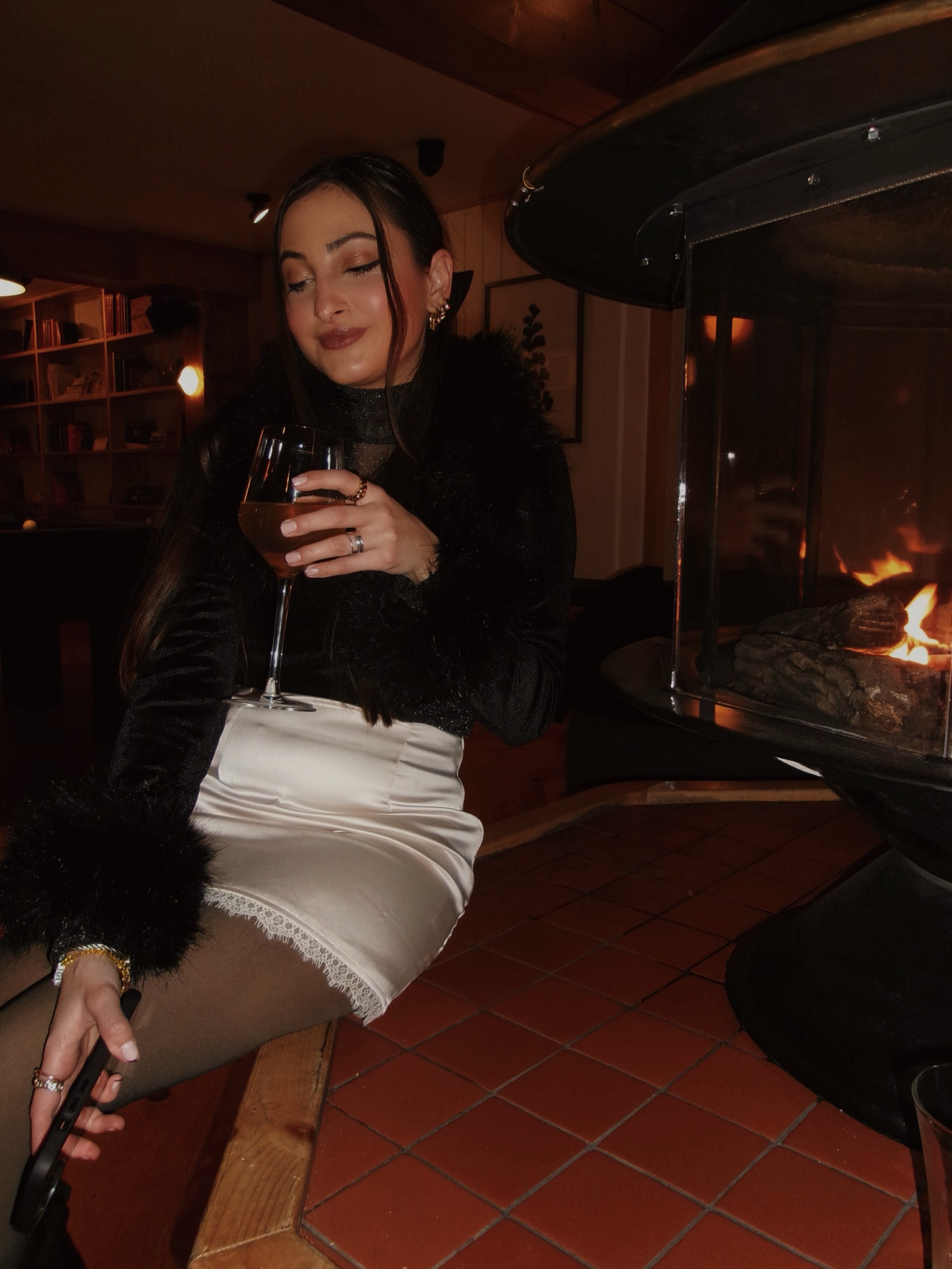 mountain mood
🤎🪩🌨️🥂💫✨
alannamartine.com 

#LTKSeasonal #LTKFindsUnder100 #LTKStyleTip