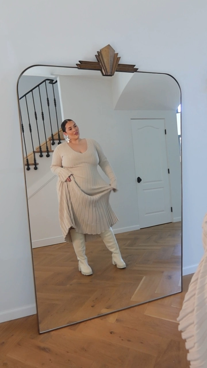 Wide calf boots 
Dissh Dress: size xxl (worth every penny) 