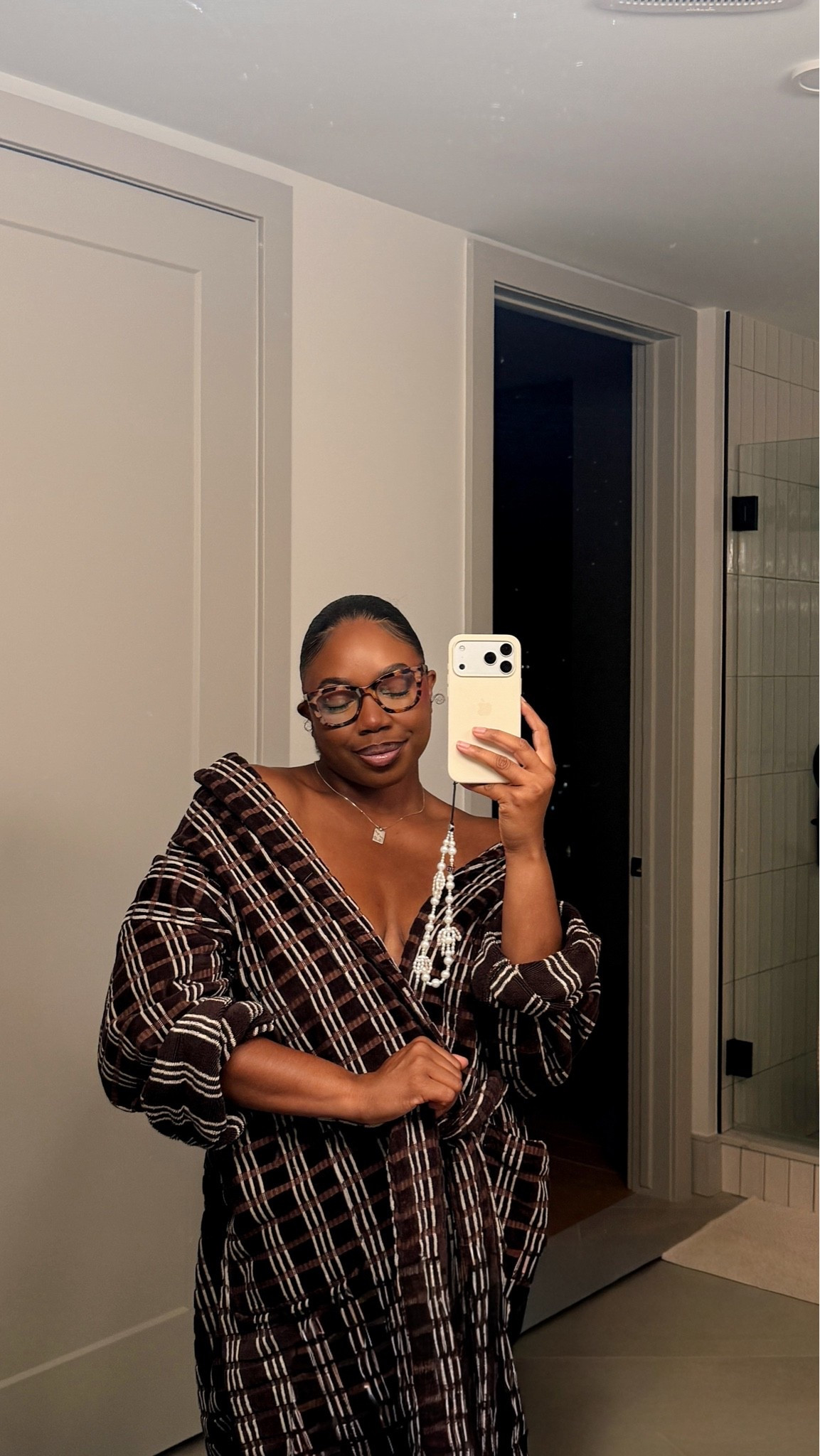 first night in my new apartment cozied up in my hommey robe. 12/10🤎

i went with a size XL for an oversized fit.

#LTKdayinmylife #LTKHome