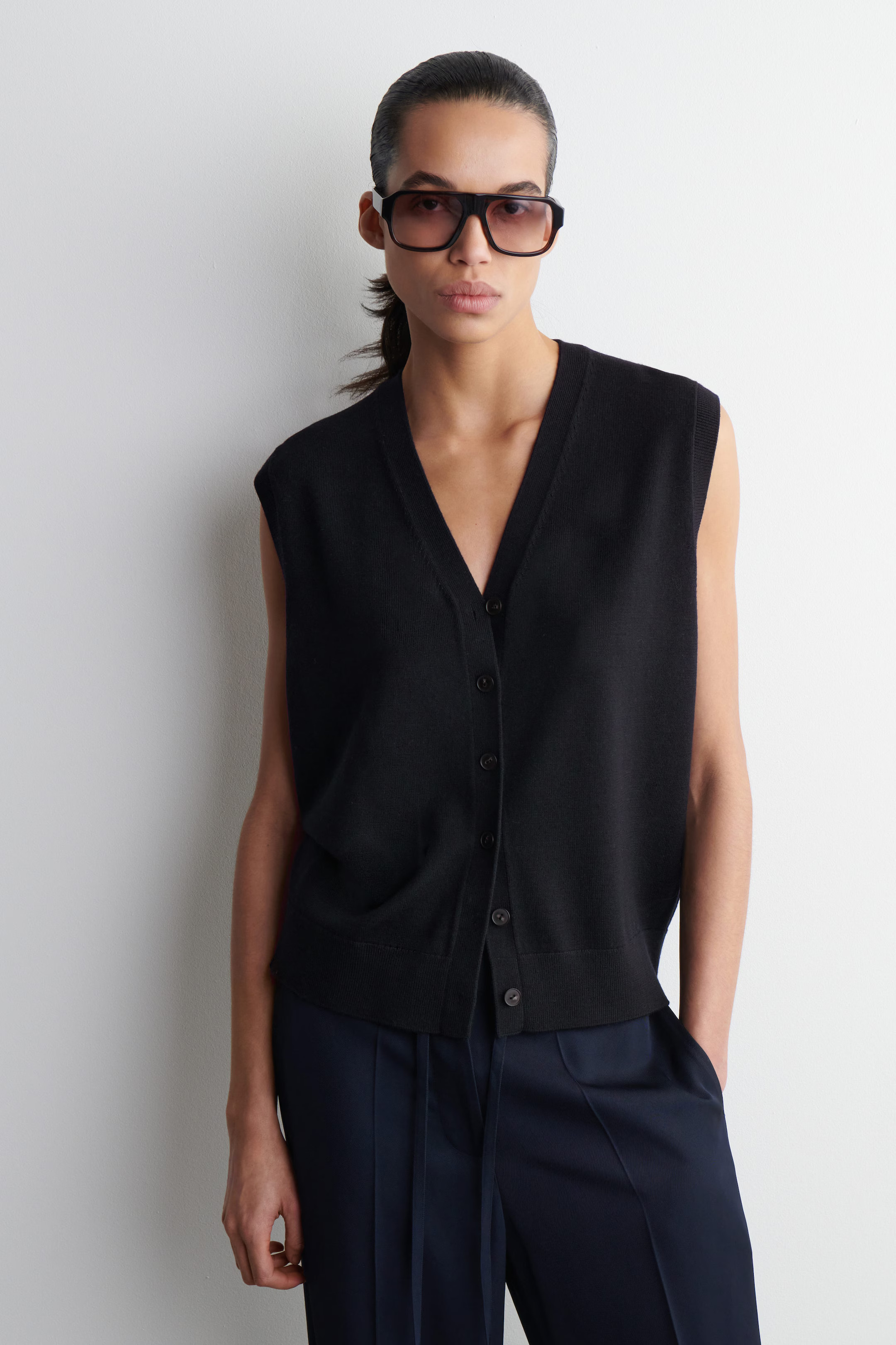 VNECK MERINO WOOL WAISTCOAT - NAVY | COS | COS (EU)