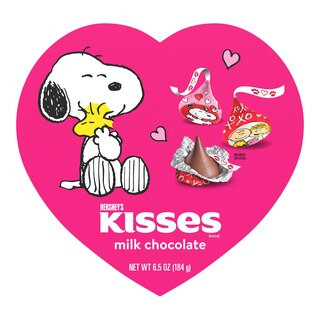 Hershey's Kisses Valentine's Snoopy & Friends Foils Heart Shaped Box, 6.5 OZ | CVS Health