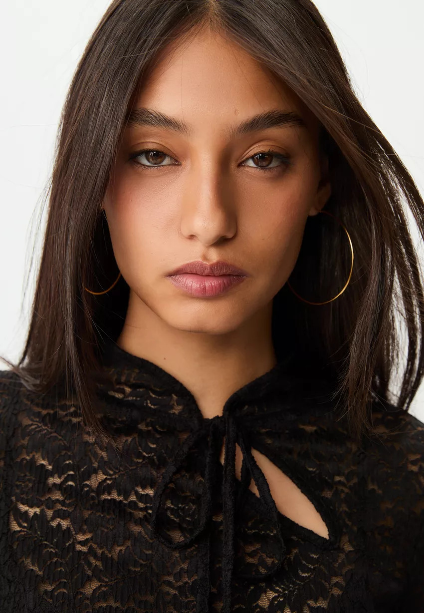 T-shirt crop en dentelle - Mode femme | Stradivarius France | Stradivarius (FR)