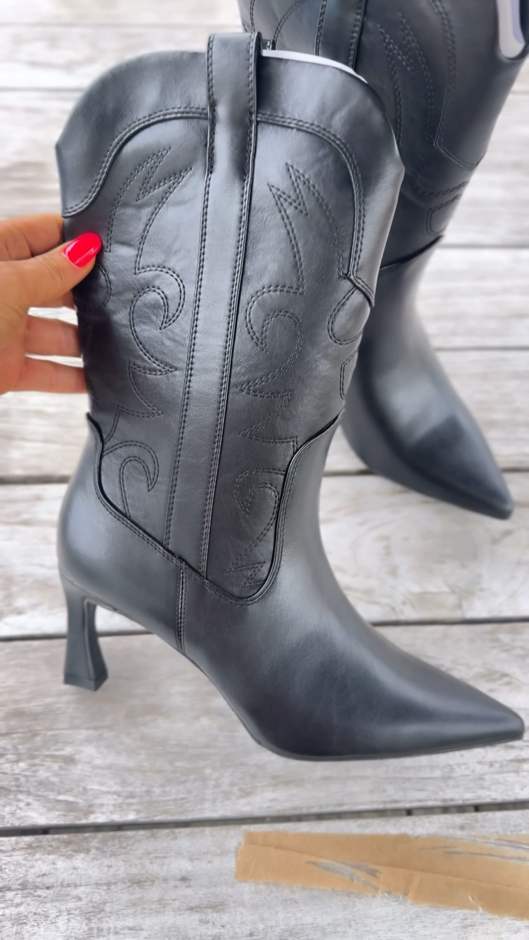 Can’t believe I scored these for $17!!! Size up half size if between. Love the heel look 😍

#LTKFestival #LTKSaleAlert #LTKootd