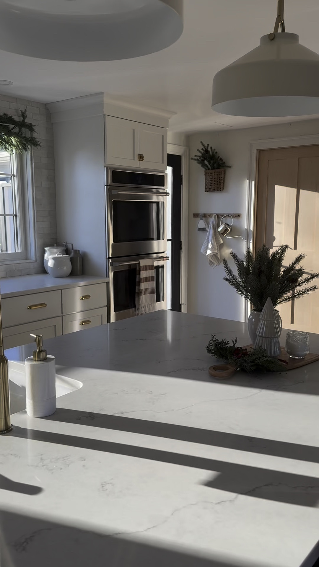 Christmas kitchen! I need to document my kitchen being clean for 5 minutes. Christmas decor, neutral Home finds, garland, neutral Christmas 

#LTKHoliday #LTKWatchNow #LTKStyleTip