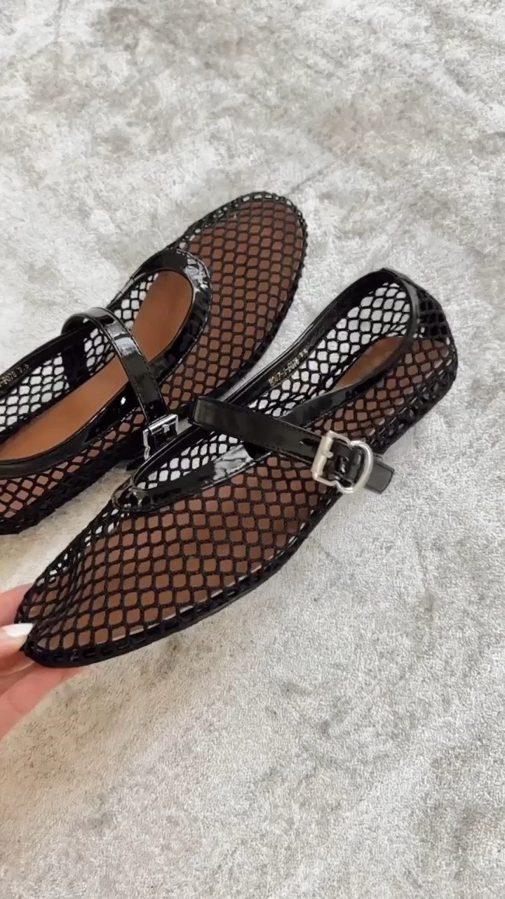 These flats can be worn with trousers, jeans or dresses✨ #stylinbyaylin #aylin

#LTKVideo #LTKShoeCrush #LTKFindsUnder100
