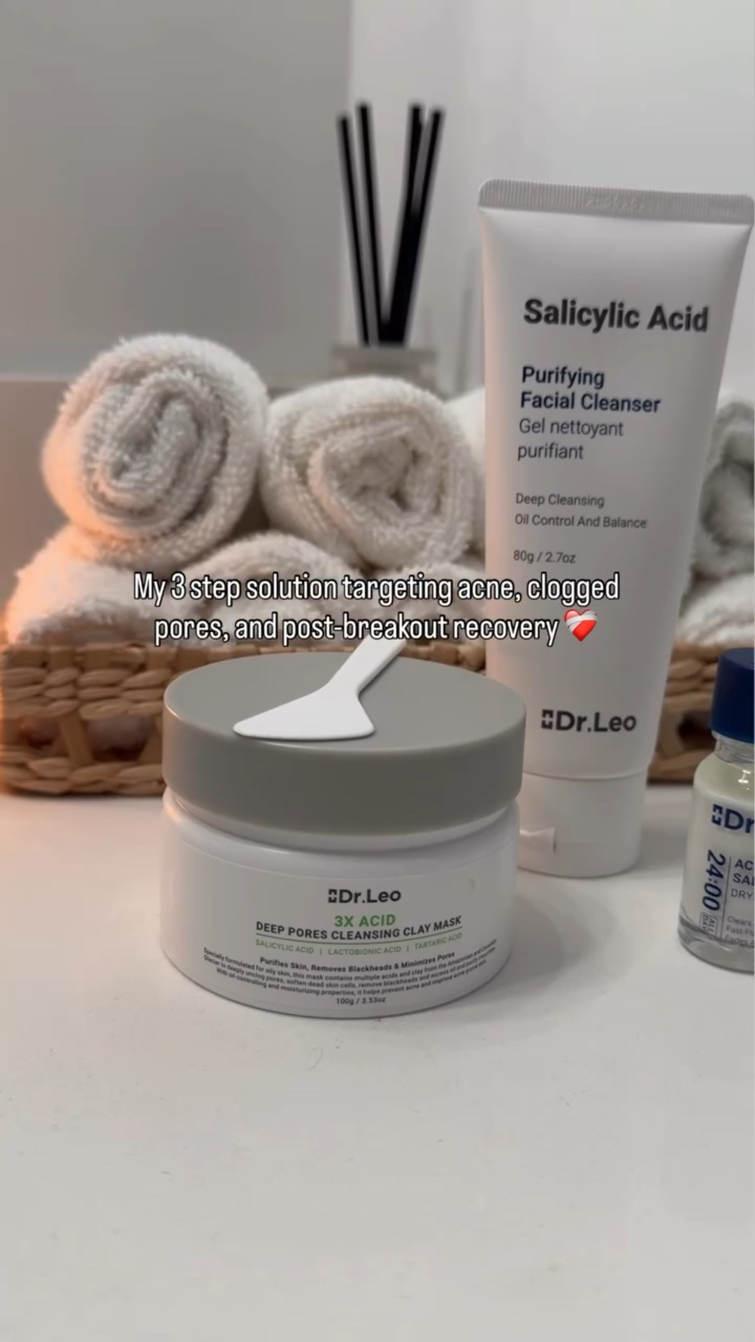 🛒👉🏻 https://drleo.com/?ref=TANIARIVERO 

My 3 step solution targeting acne, clogged pores, and post-breakout recovery. Designed to work together, this powerful routine detoxes your skin, targets pimples quickly, reduces blackheads and whiteheads, and gently exfoliates for a visibly clearer, smoother complexion.
🫧 Cleansing: Polyamino Acid Cleanser gently removes dirt, oil & impurities. Hydrates sensitive skin without irritation.
🫙 Clay Mask: Amazon white clay and Canadian glacier clay can deeply clean pores and absorb excess oil. Rich in salicylic acid, lactic acid, and tartaric acid, it can remove blackheads, improve skin texture, and promote smoother and more radiant skin tone.
🚀 Treating: Acne Buster Lotion fights acne with 1.8% salicylic acid. Speeds up acne maturation. Fades marks with niacinamide.
✨ Game changer 💥 

 #drleoclaymask #blackhead #skincareroutine #Koreanskincare #kbeauty

https://drleo.com/

@dr.leoofficial