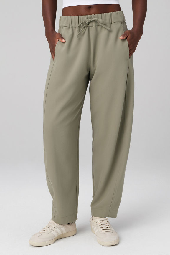 Easy Twill Mid Rise Barrel Pull-On Ankle Pant | Fabletics