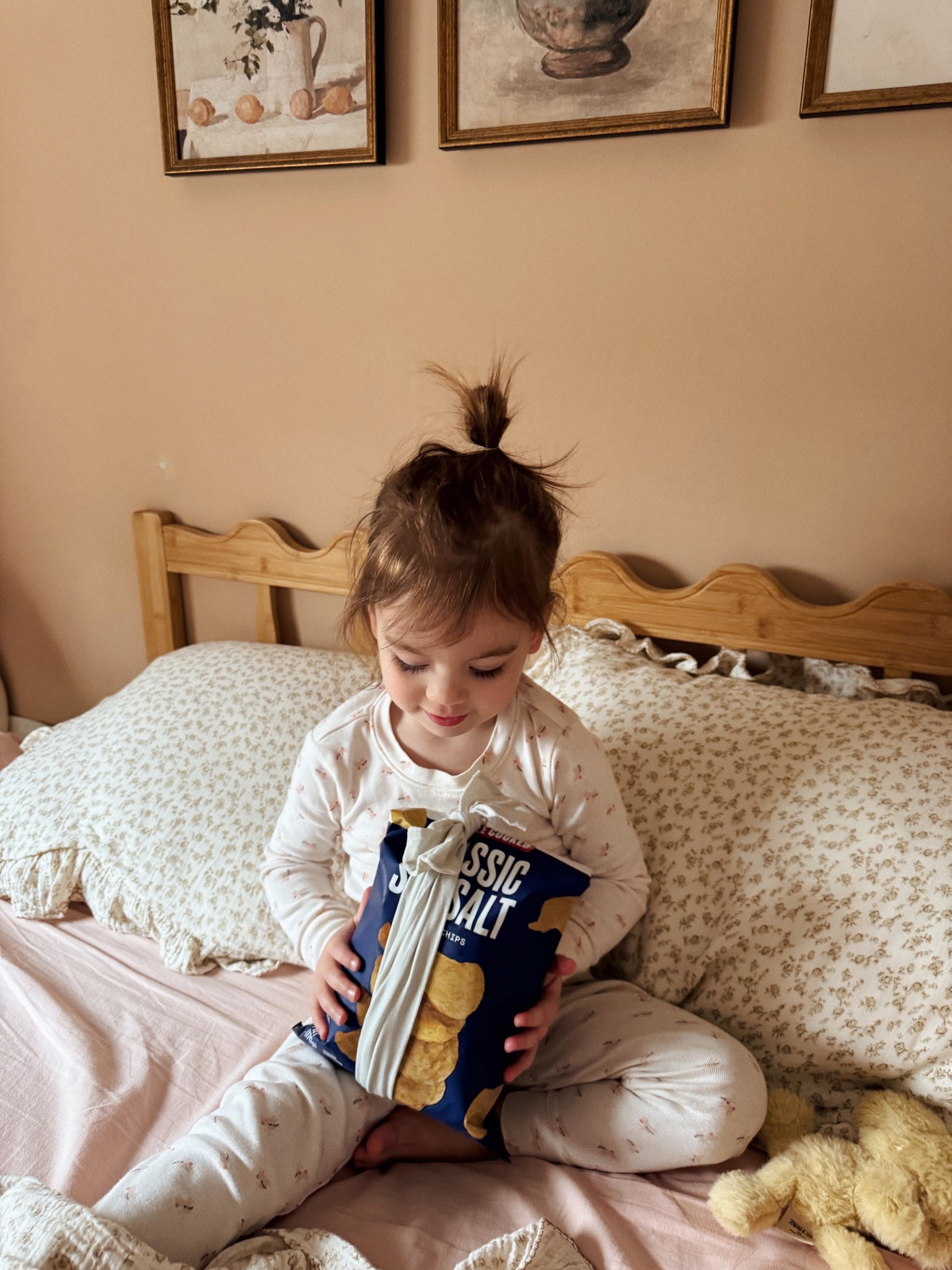 Harlow's wavy bedframe! She has a size full.