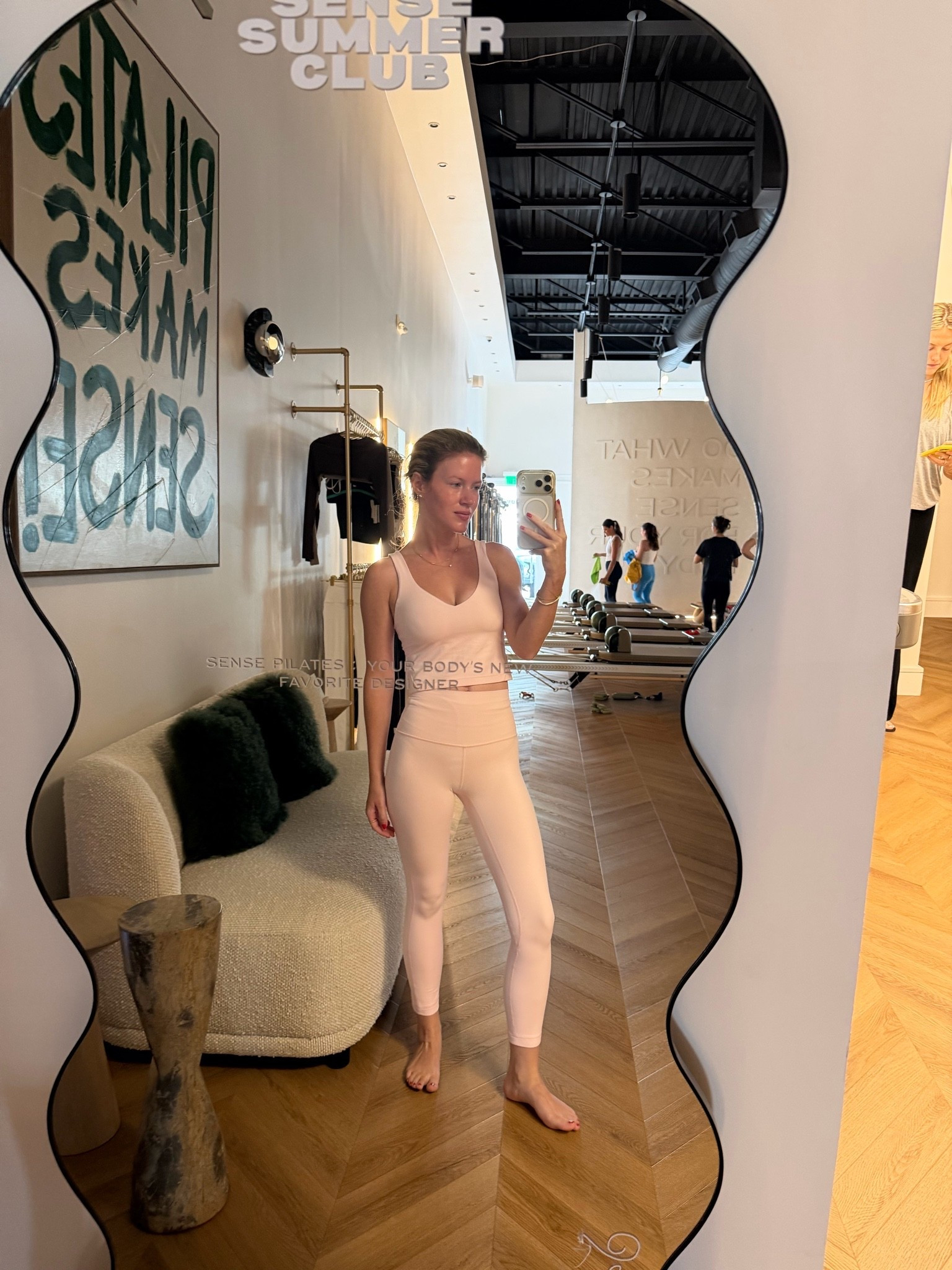 I missed Pilates so much and this set made the intro back so nice //