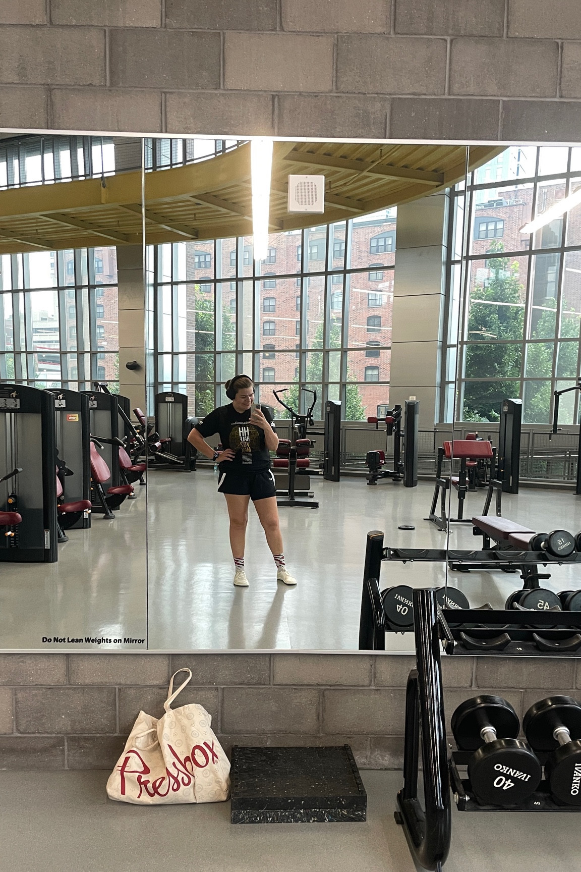 Wie schön leer das Gym morgens und während des Sommers ist - so habe ich mehr als genug Platz meine Physio Übungen zu machen 😬

Under Armour Shorts Size XL
Vivobarefoot Size EU 42
Incylence Socken Gr 39-42
FlexVit Bänder: wir haben Grün, Blau & Rot - drei gute Stärken, da wir auch regelmäßig Sport treiben und so je nach Übung hin und her wechseln können 

#LTKdeutschland #LTKeurope