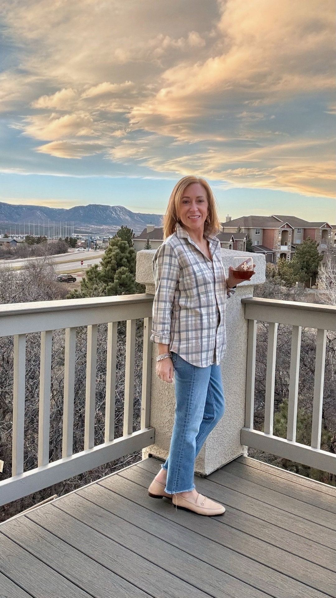 The Eileen Button up is available in flannel!! Generously cut, for a relaxed fit. 

@FrankandEileen #FrankandEileenPartner #WearLoveRepeat @Shop.LTK #liketkit 


#LTKOver40 #LTKPetite #LTKootd