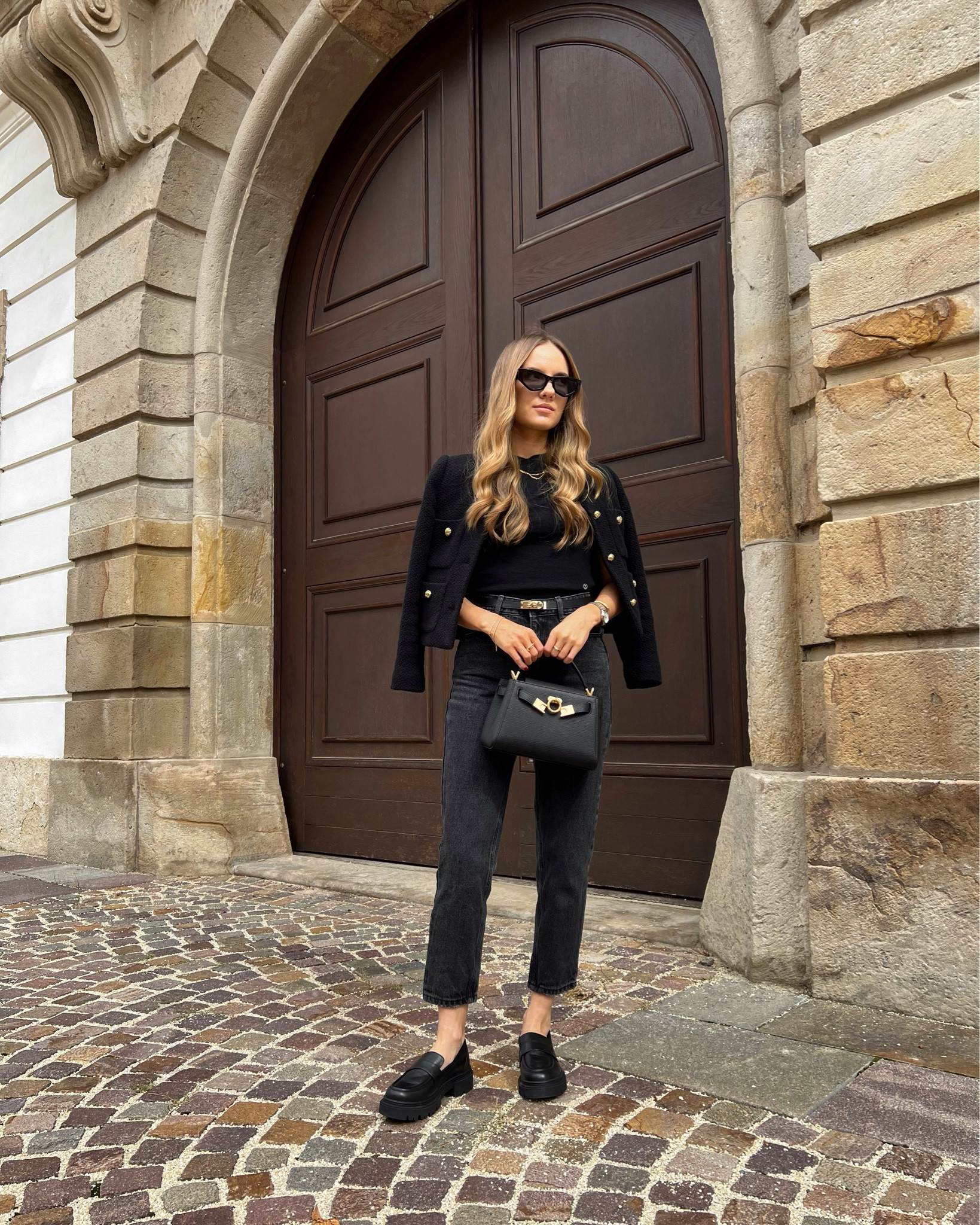 all black 💫 swipe for the details

all black outfit | cropped jacket outfit | outfit details | minimal chic | minimal street style | monochrome look 


#LTKStyleTip #LTKFindsUnder100 #LTKShoeCrush