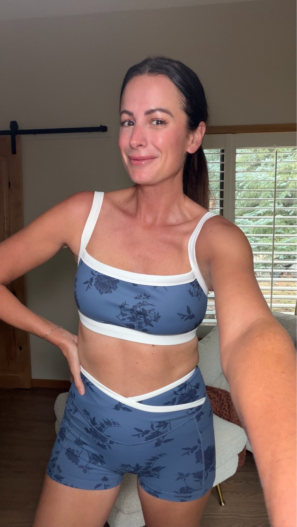 This set is so insanely cute. I will be wearing it for more than just working out.!! ￼