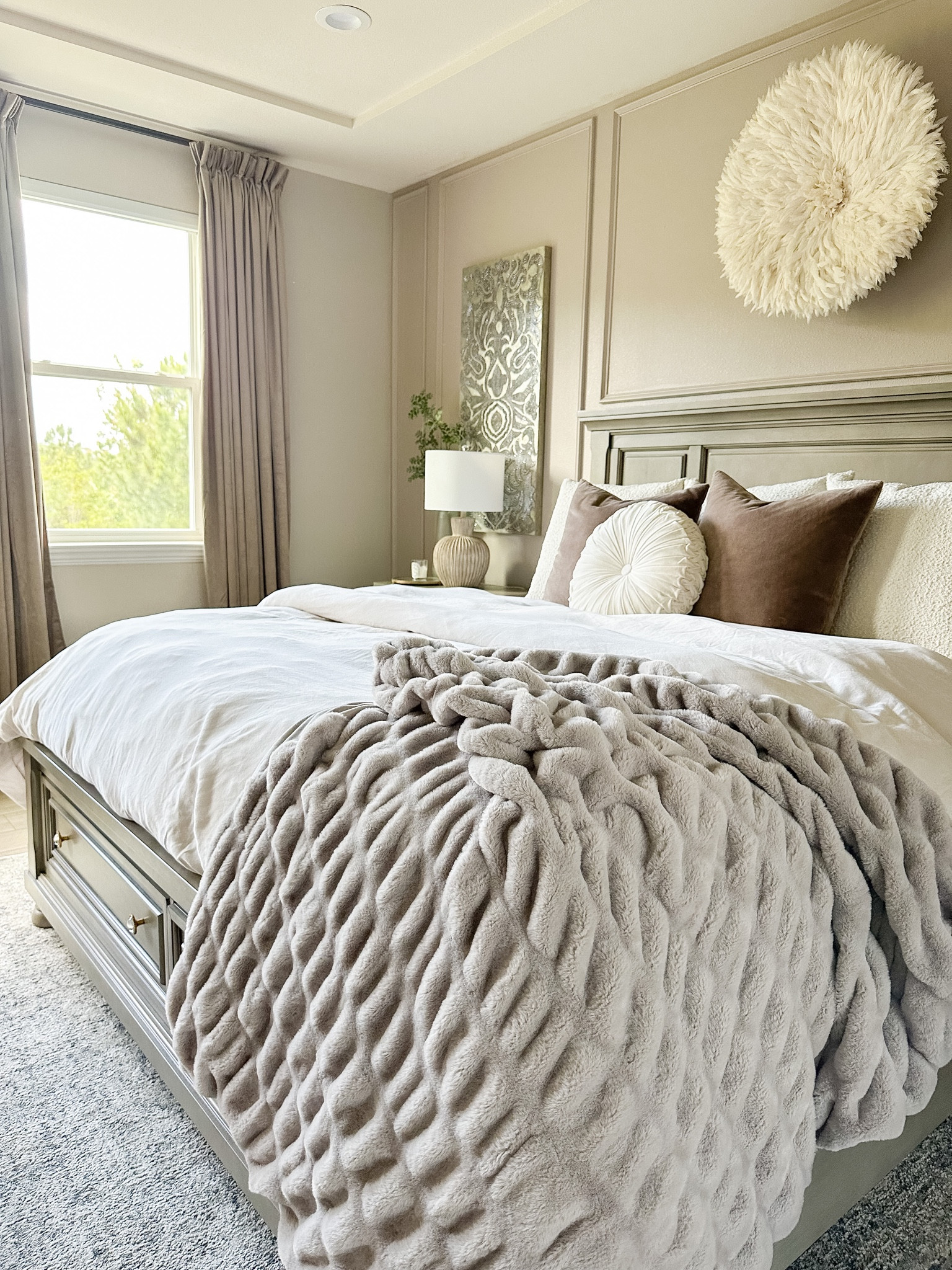 Bedding must haves! 

Bed wedge, cozy throw blanket, plush duvet cover 

#LTKFind #LTKhome #LTKunder100