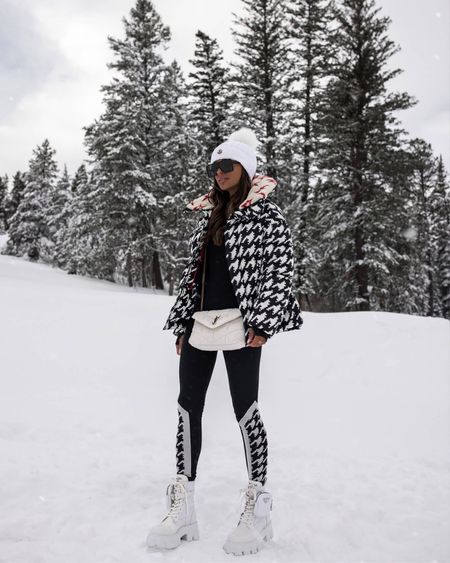 Ski outfit / ski style / snow outfit for Jackson hole
Perfect moment houndstooth puffer jacket 
Similar houndstooth leggings 
Moncler beanie 


#LTKSeasonal #LTKstyletip #LTKtravel