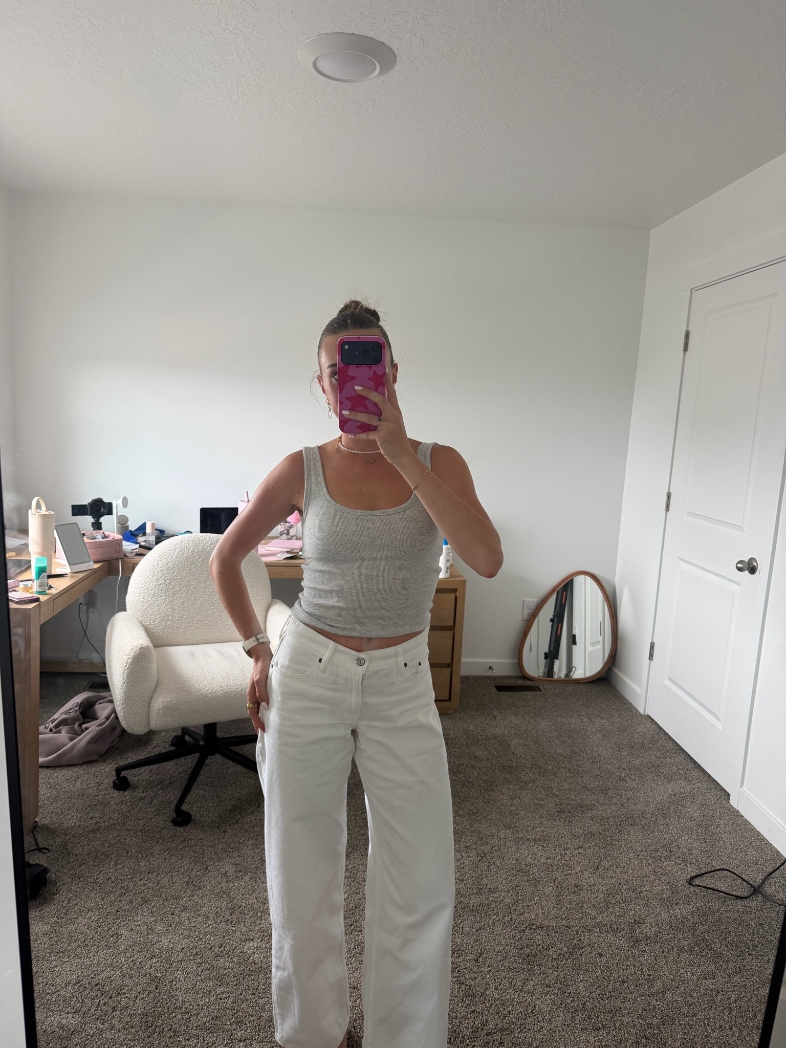 wearing an xs in top and 24 in jeans !