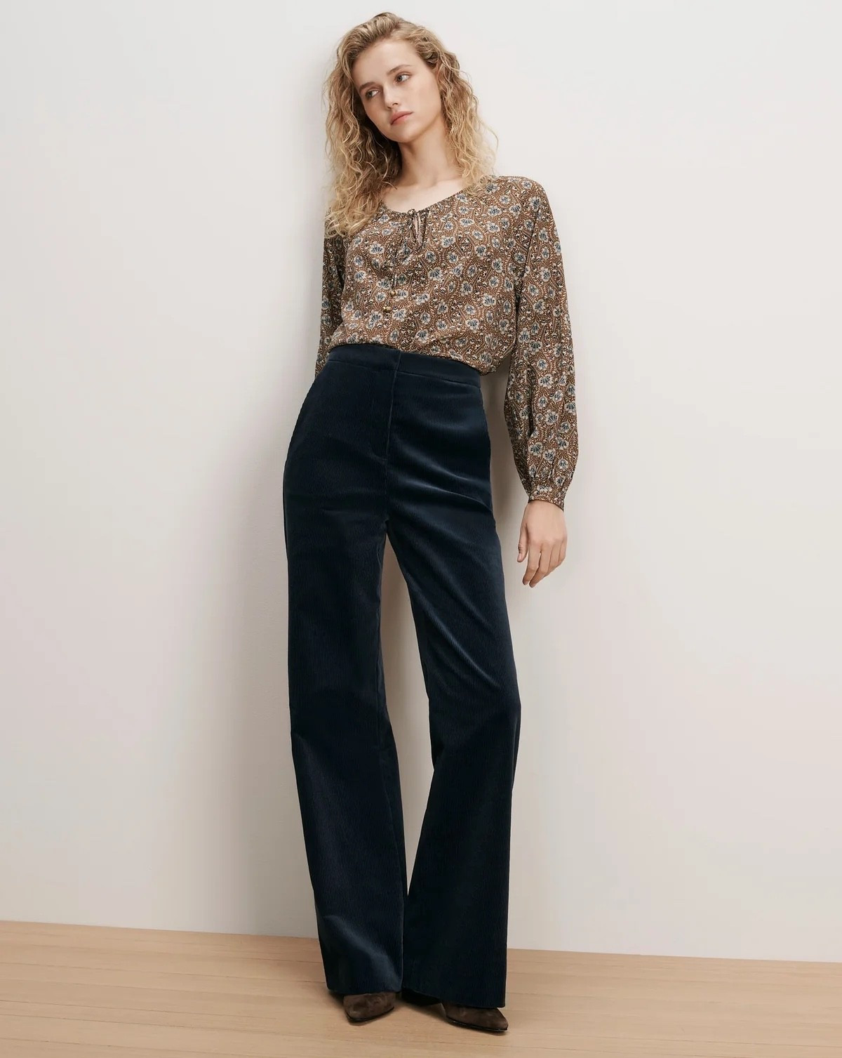 Veronica Beard never disappoints! These wide/leg corduroy oats in navy are this season’s work trouser.

#LTKWorkwear #LTKSeasonal #LTKOver40