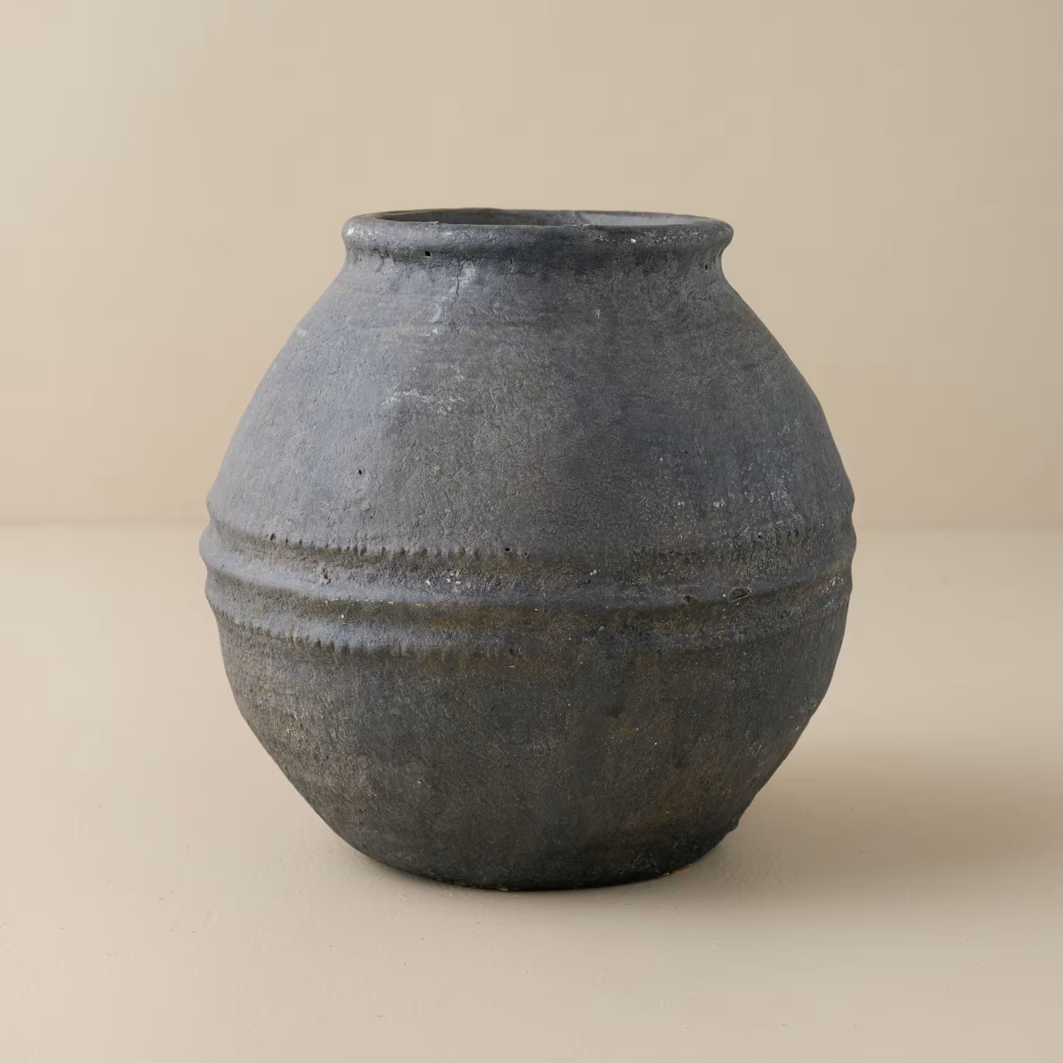 Black Round Concrete Vase | Magnolia