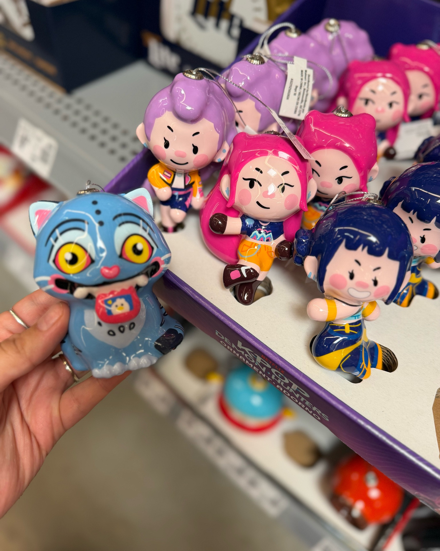New ornaments for your Christams tree, lots of fun characters your kids will love as well as fun window clings !🎄⛄️

Find them @Walmart ,linking everything here ✨❄️