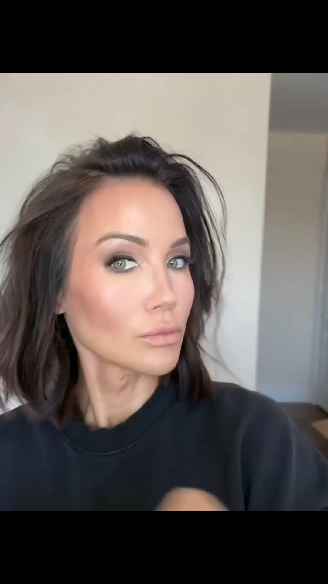 #hourglass bronzer in bronze light and blush in mood exposure.

#LTKootd #LTKstorytime #LTKmorningroutine