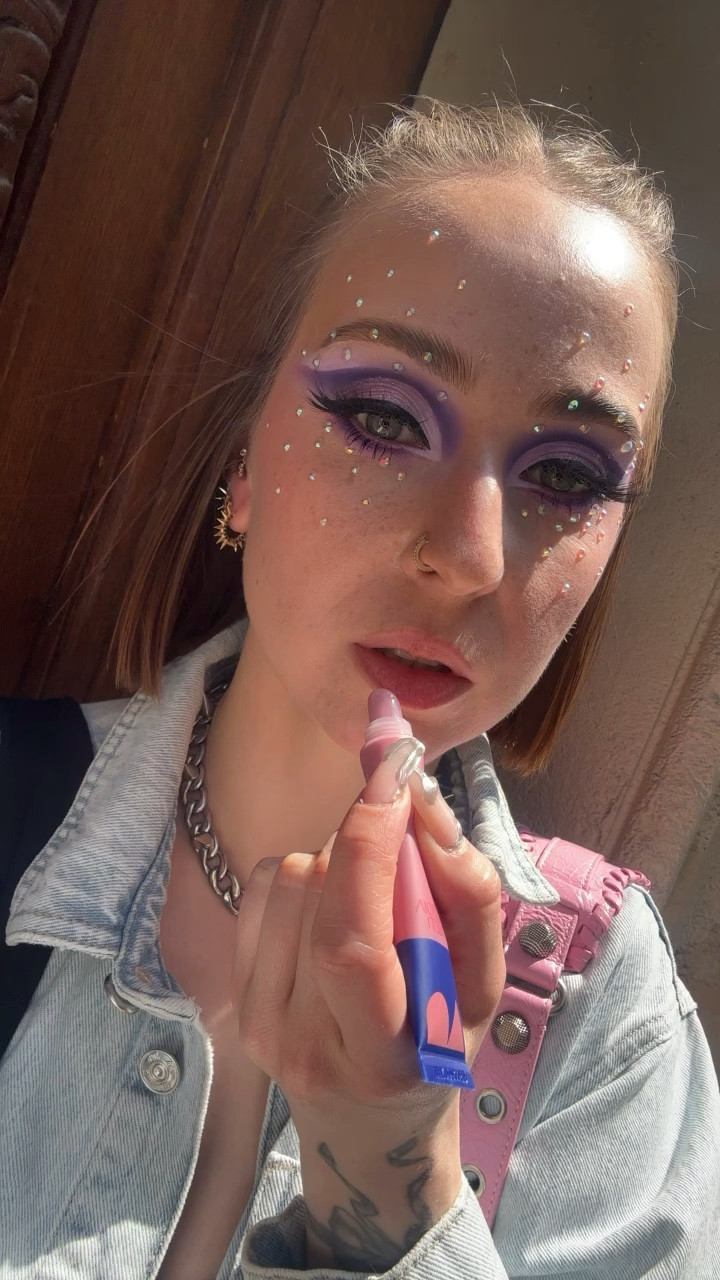 Lip balm, Baume à lèvres, Makeup, maquillage, #marioncameleon, Gloss, lipgloss fards à paupières violet bijoux de peau strass collants visage 

#LTKeurope #LTKFind #LTKbeauty