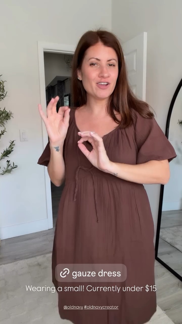 @oldnavy #oldnavycreator  Wearing a small! Currently under $15