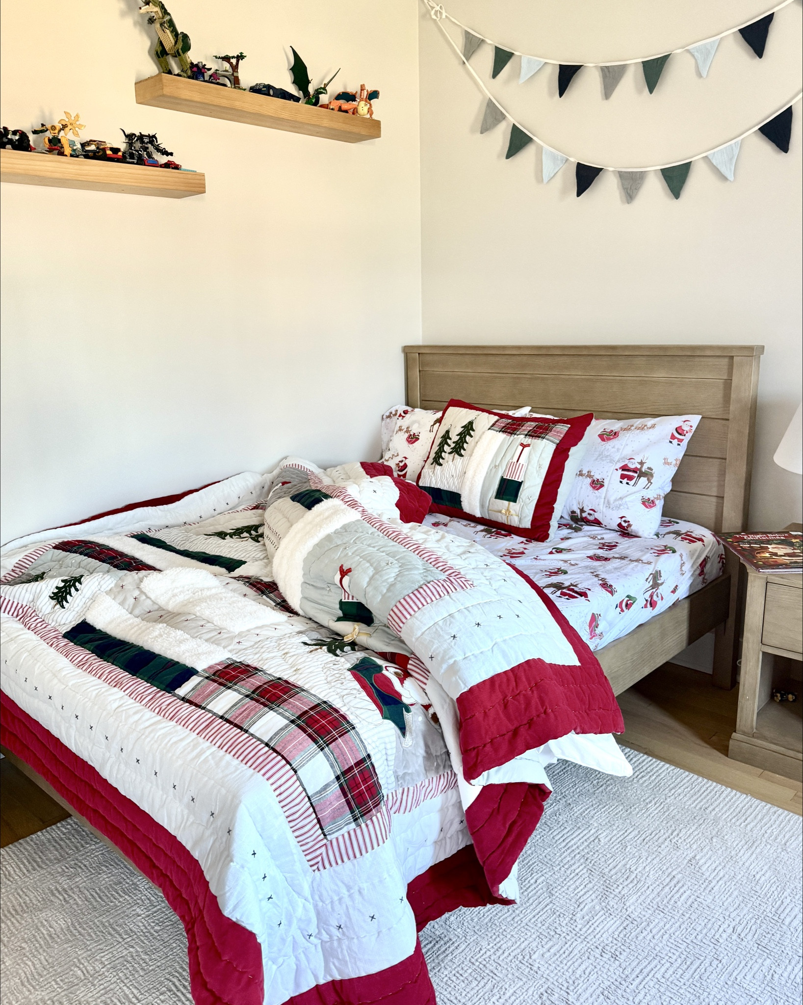 A perfect Christmas bedding for kids room 🎄

#LTKmomlife #LTKSeasonal #LTKHoliday