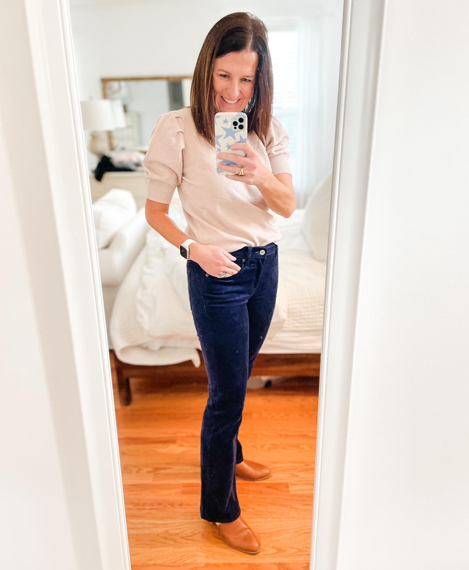 Most of my college wardrobe was made up of classic staples from The GAP, but at some point along the way, our style preferences parted ways. Happy to report that we are aligned again, and I recently ordered a few things that I can’t wait to share!

First up - these CORDS! 😍 I love wearing cords in the classroom, but they’re a great fall staple for anyone’s wardrobe. Even better, they come in tall and petite sizes, and they’re currently on sale!!

It’s warm in STL today so on top I’m wearing a super Amazon find that you’re going to want to order in several colors for the fall/winter. I’m wearing a small!

Stay tuned for my other great GAP finds, coming soon! XO

#LTKfindsunder50 #LTKworkwear #LTKover40