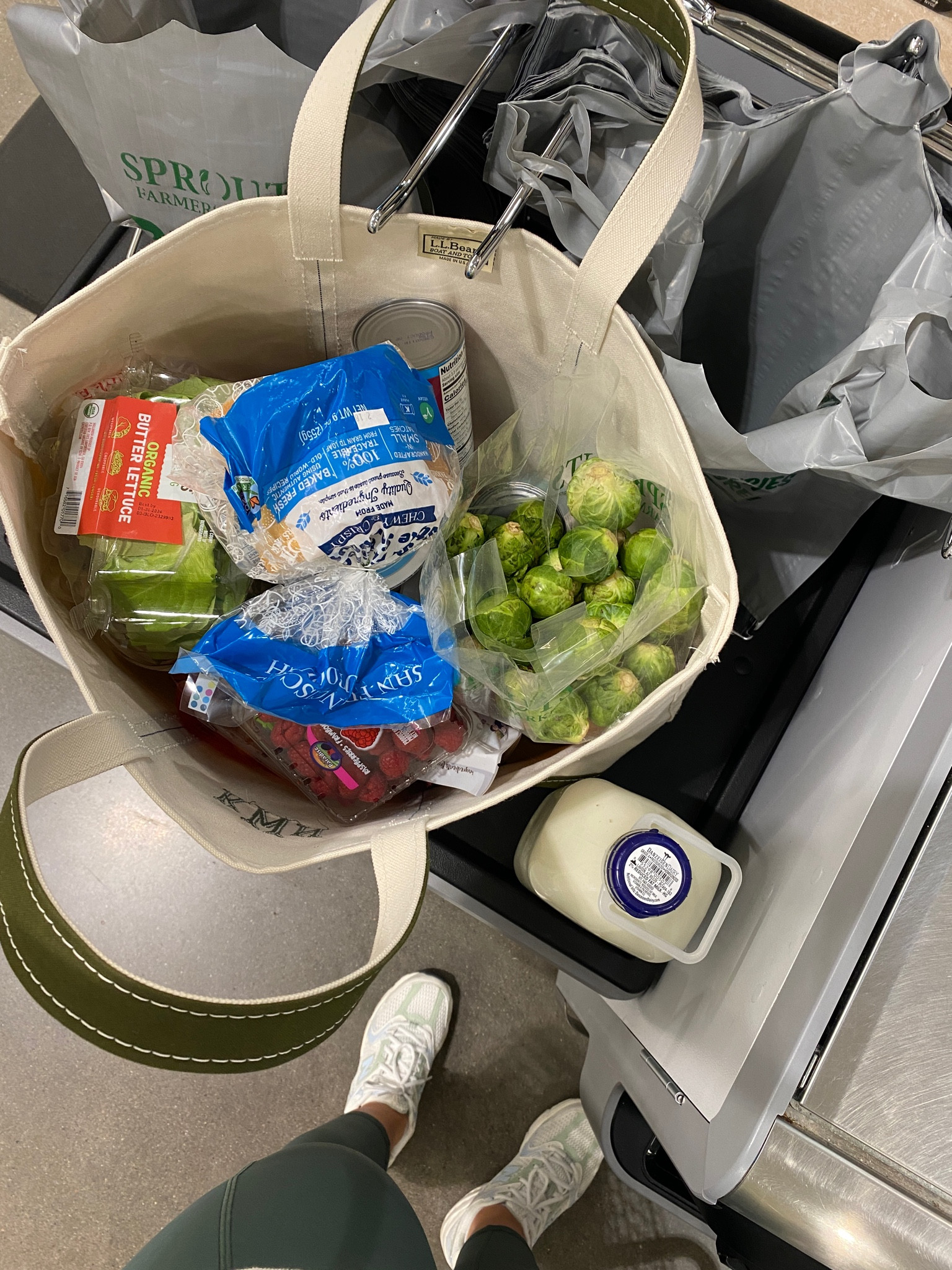 Size XL is perfect for grocery shopping 