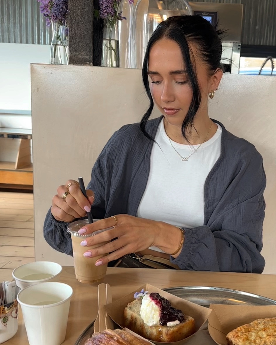 coffee + cake dates ☕️ 
shirt is a co-ord from PLT 