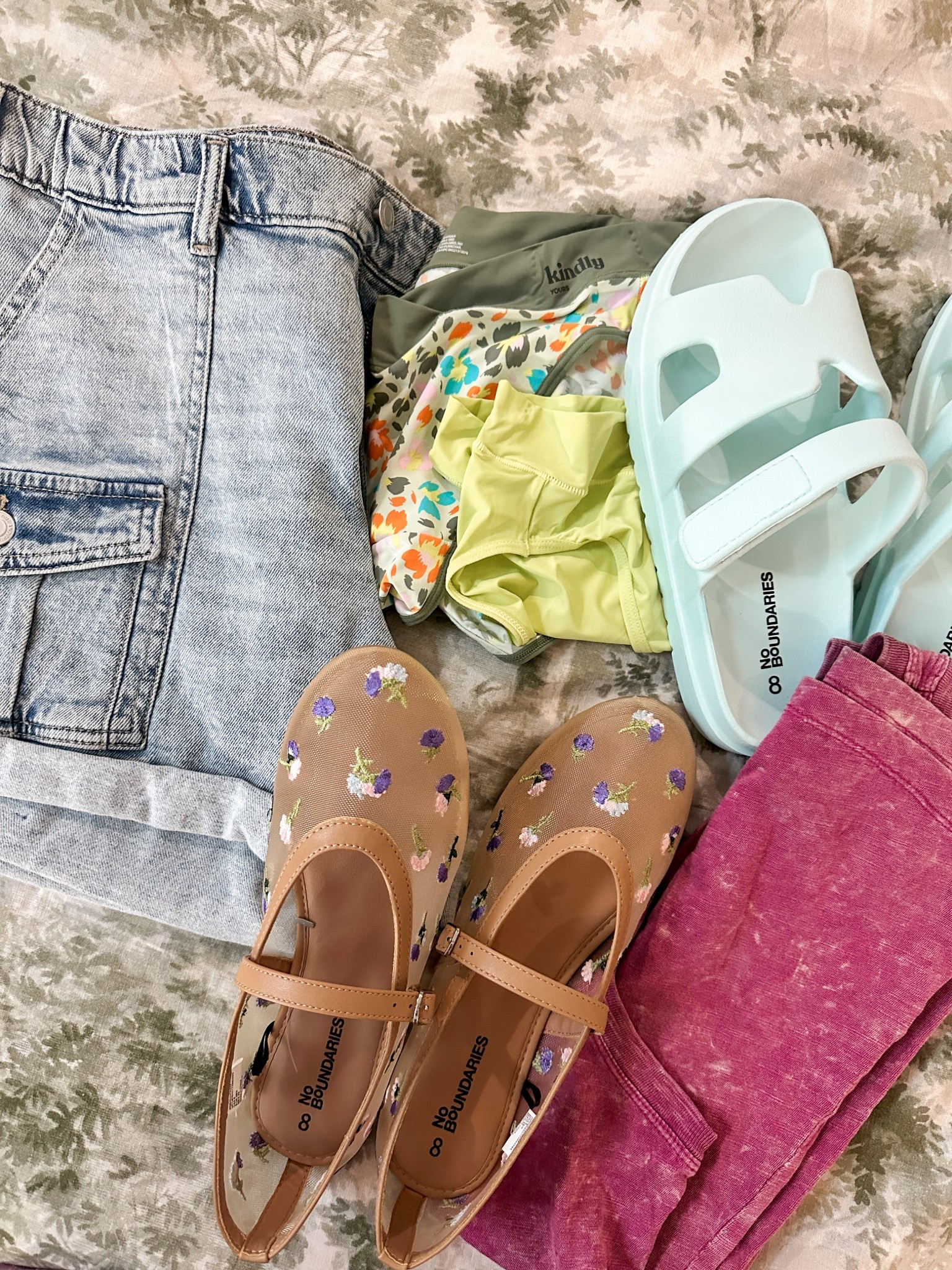 Walmart summer favorites!🩴🌼

#LTKSeasonal #LTKSummerEdit #LTKMidsize