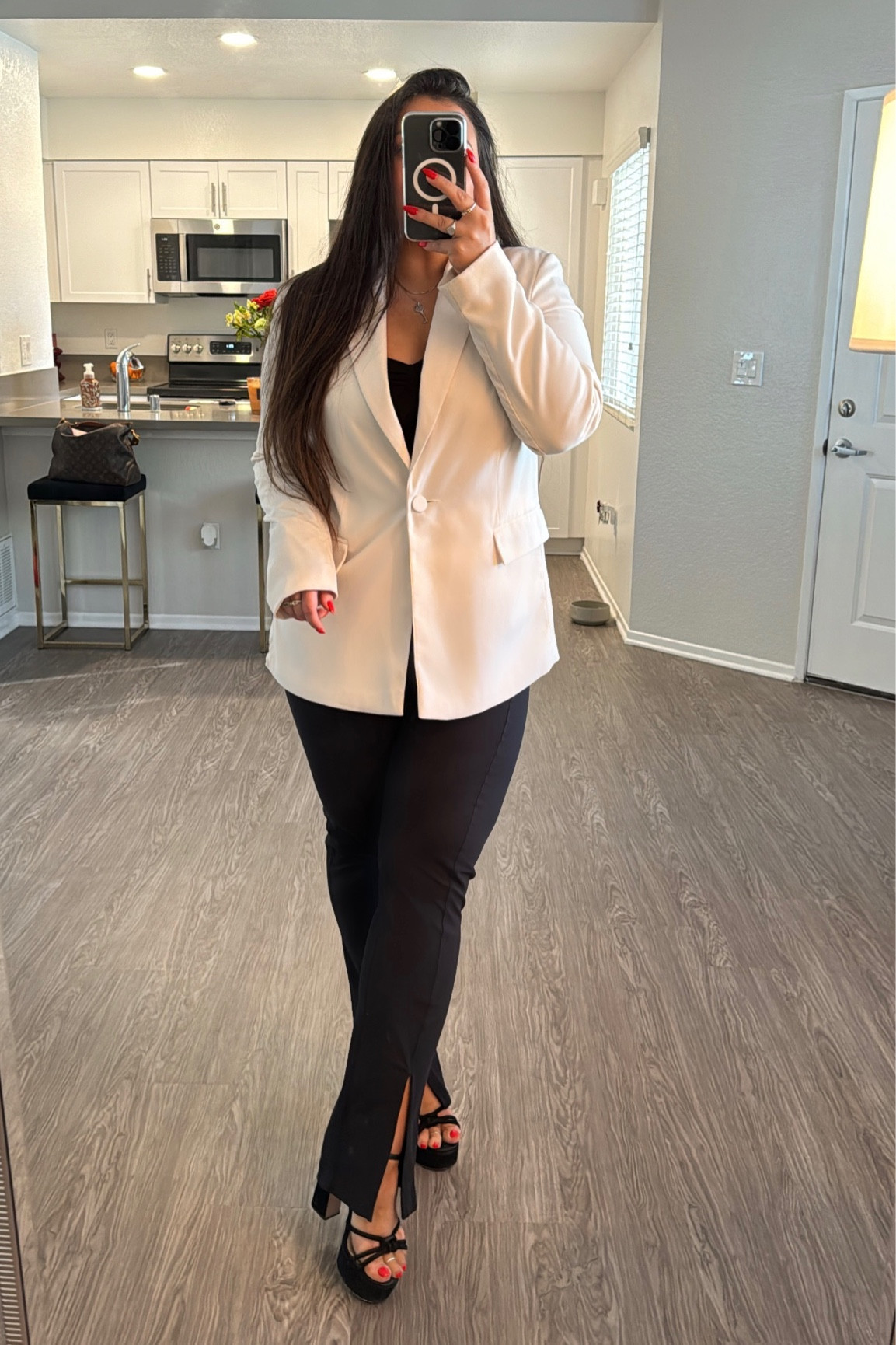 Ivory blazer
Abercrombie size medium 
Workwear
Work outfit 
Winter outfit 
Blazer looks
Sale blazer

#LTKsalealert #LTKworkwear #LTKfindsunder100